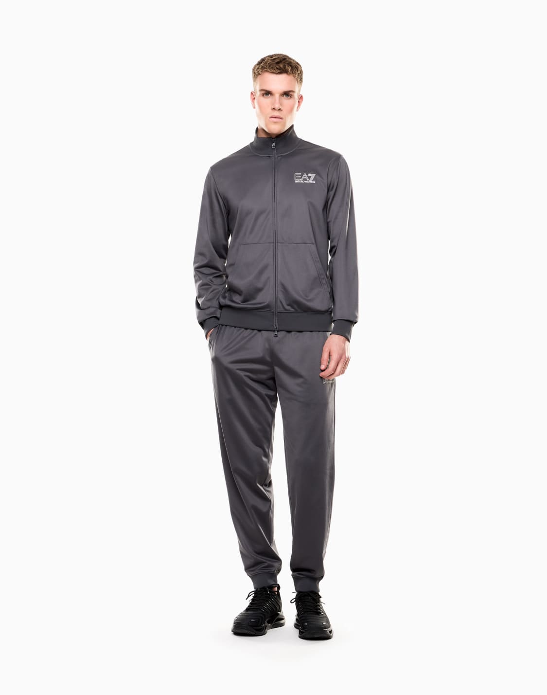 トラックスツ-グレ--ea7