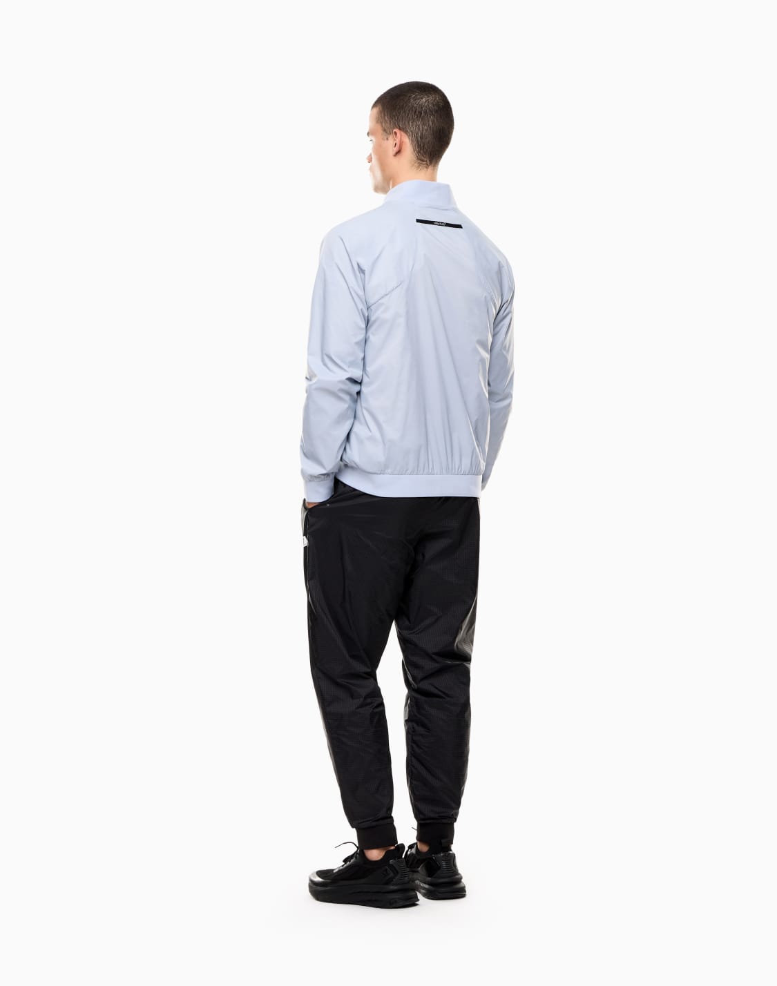 chndal-dynamic-athlete-de-tejido-tcnico-ventus7-en-dos-tonos--ea7