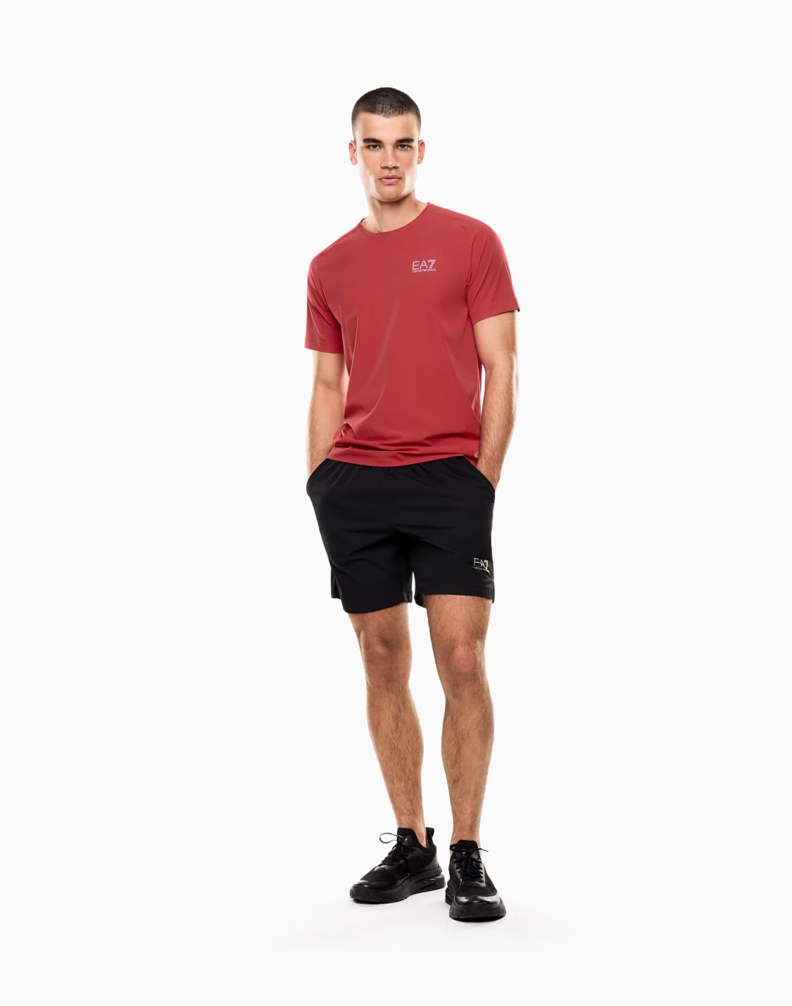 conjunto-de-camiseta-y-pantalones-cortos-dynamic-athlete-de-tejido-tcnico-ventus7-rojo--ea7