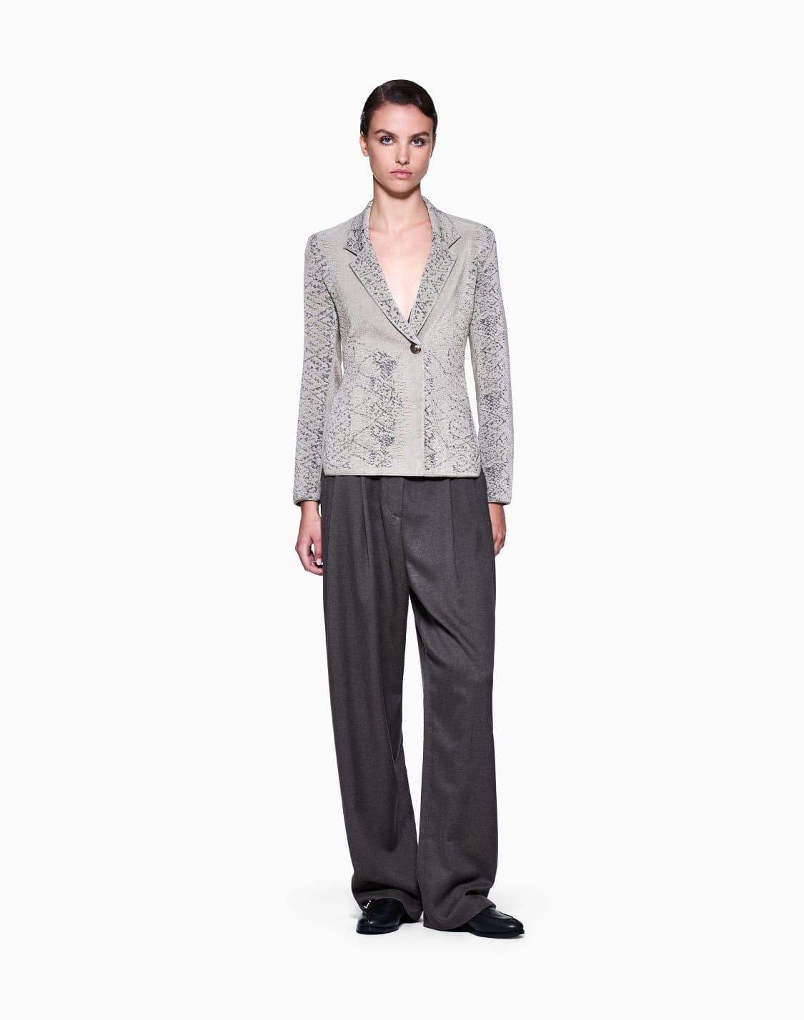 single-breasted-jacket-made-from-jacquard-viscose-jersey-beige--giorgio-armani