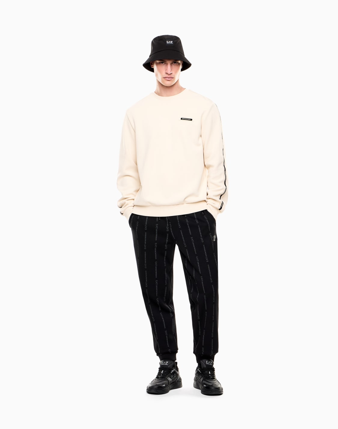 sweatpants-black--ea7