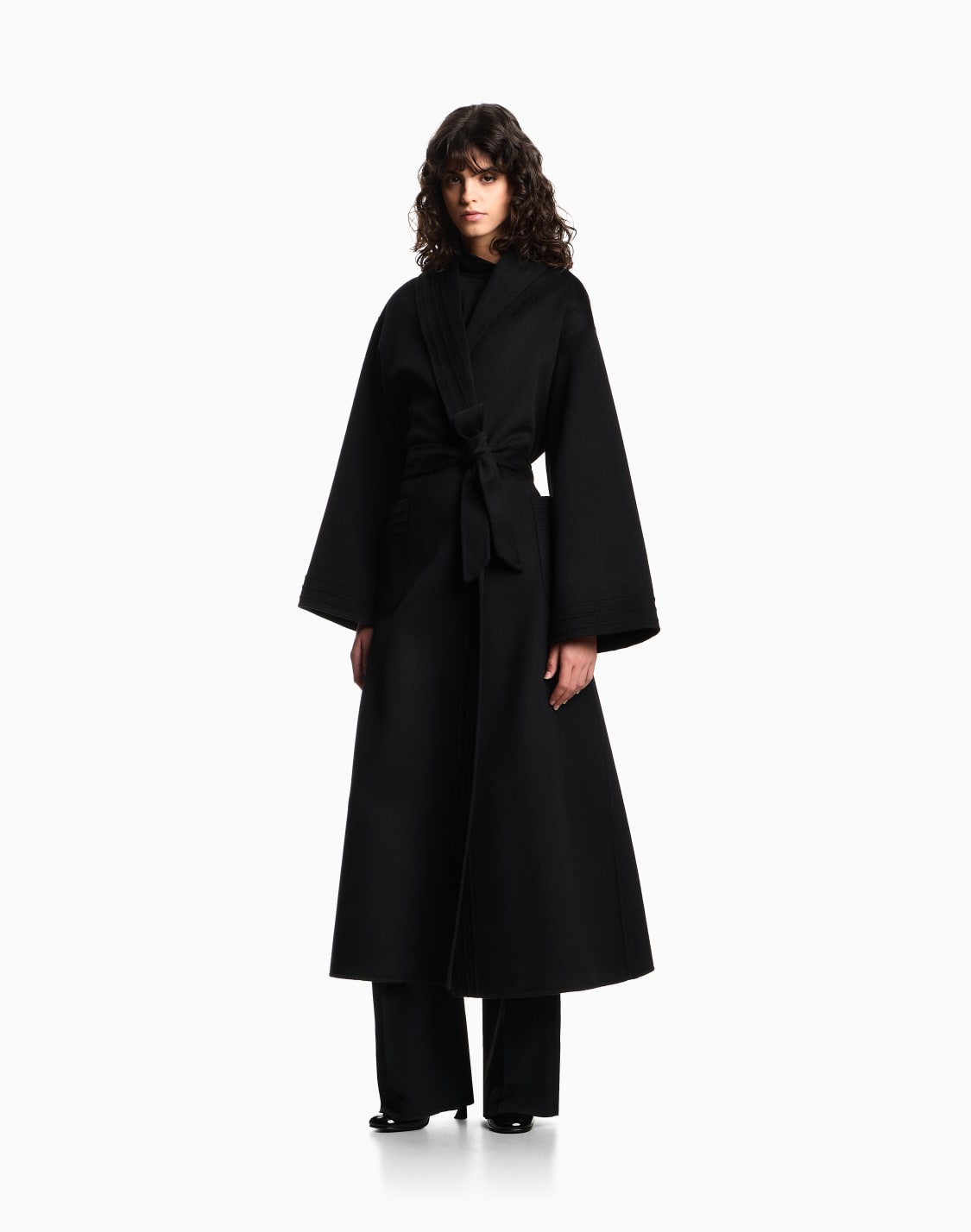 abrigo-largo-de-cachemir-y-lana-virgen-con-cinturn-negro--emporio-armani