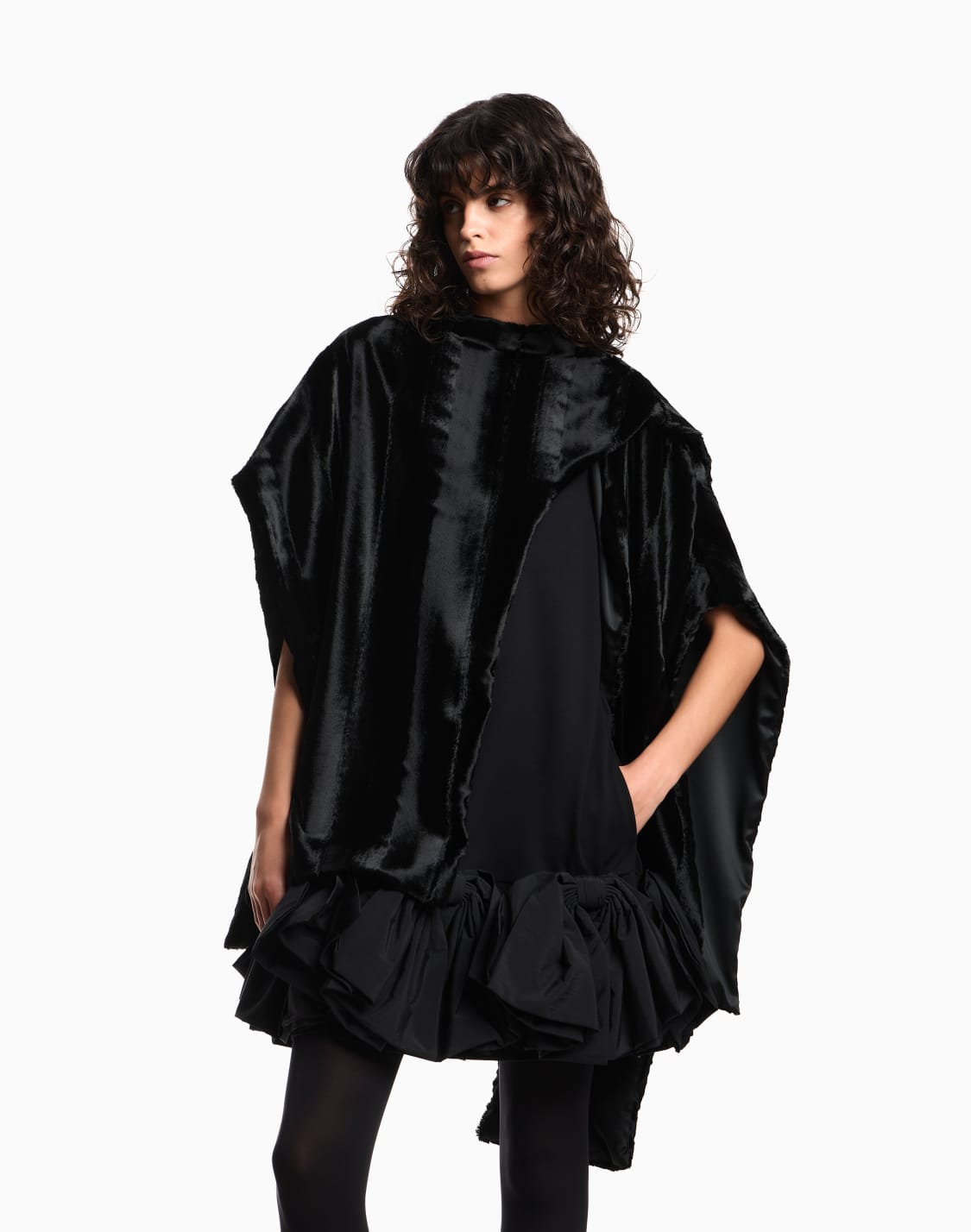 maxi-cappa-in-ciniglia-nero--emporio-armani