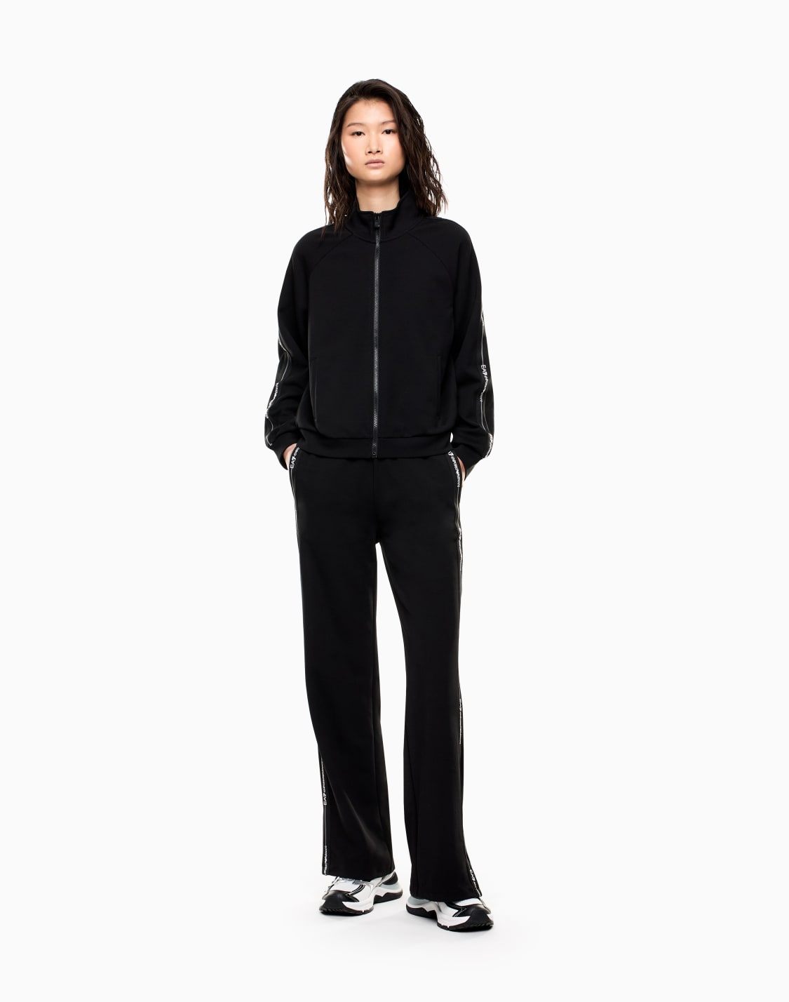 logo-series-stretch-modal-blend-tracksuit-black--ea7