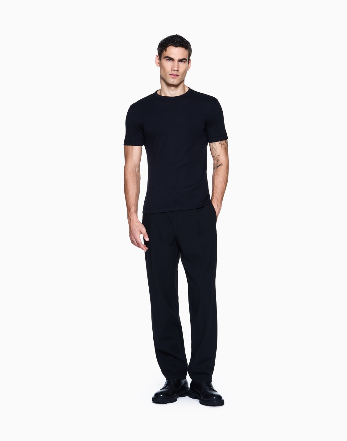 short-sleeved-cashmere-icon-jumper-black--giorgio-armani