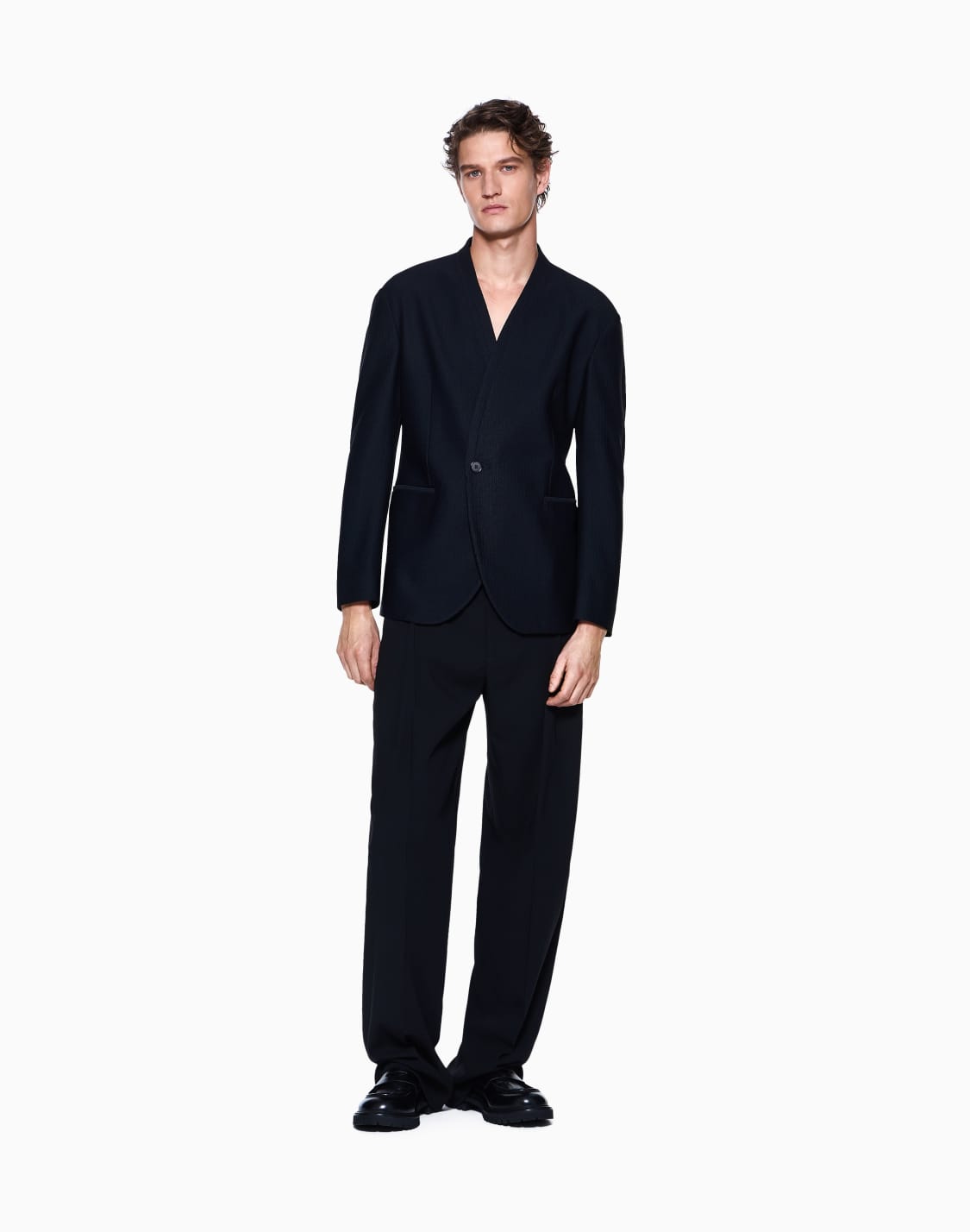 single-pleat-virgin-wool-crpe-trousers-black--giorgio-armani