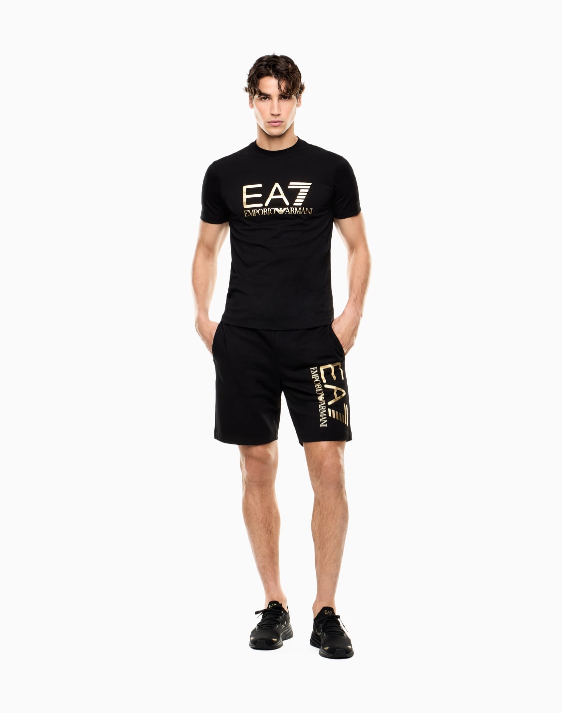 レギュラフィットtシャツ-ブラック--ea7