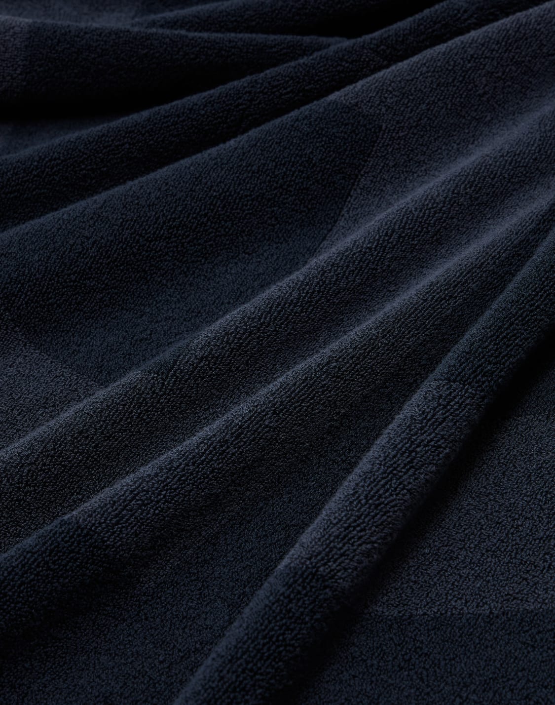 cotton-beach-towel-with-jacquard-logo-blue--giorgio-armani