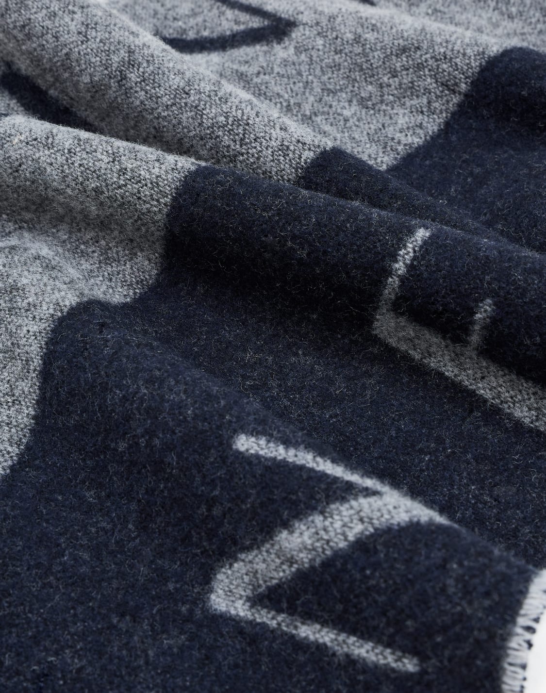 sciarpa-bicolor-con-logo-blu--armani-exchange