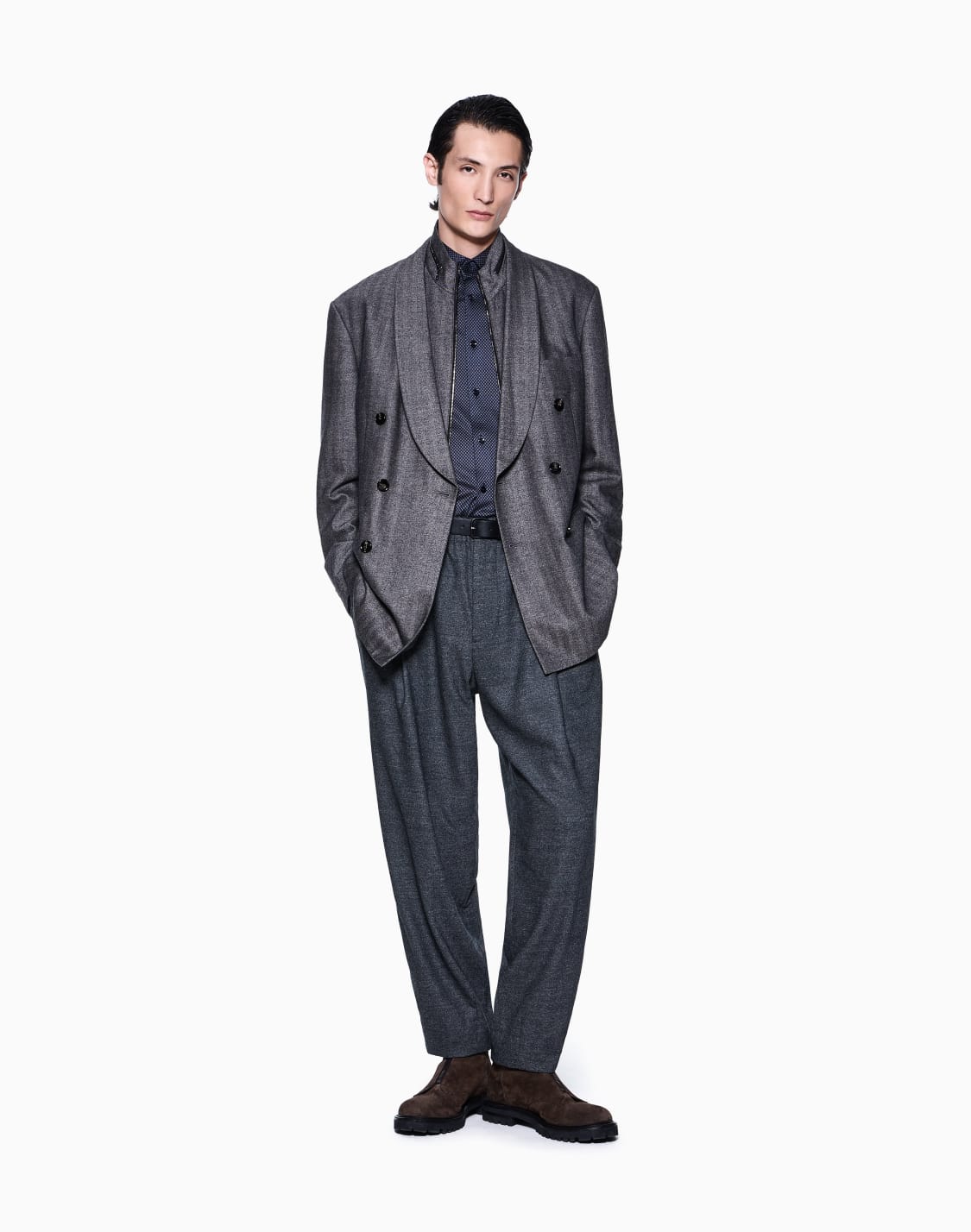 pantalones-con-una-pinza-de-lana-virgen-efecto-denim-negro--giorgio-armani