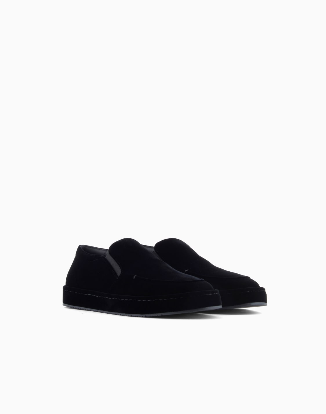 zapatos-sin-cordones-giorgios-de-terciopelo-negro--giorgio-armani