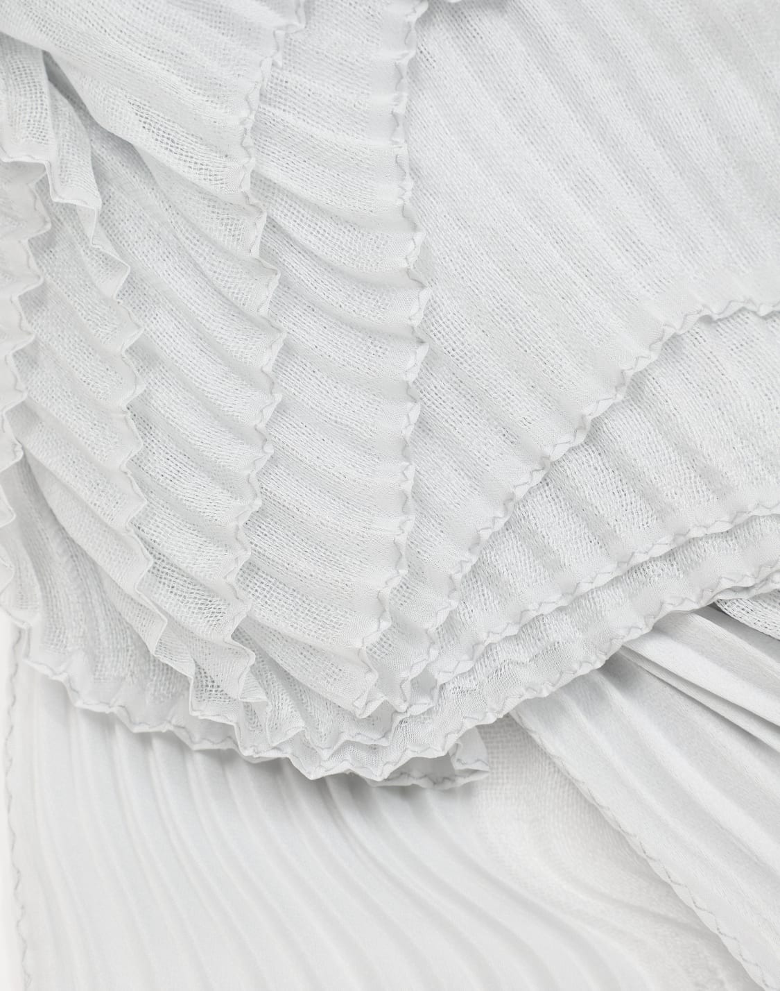 pleated-silk-stole-grey--giorgio-armani