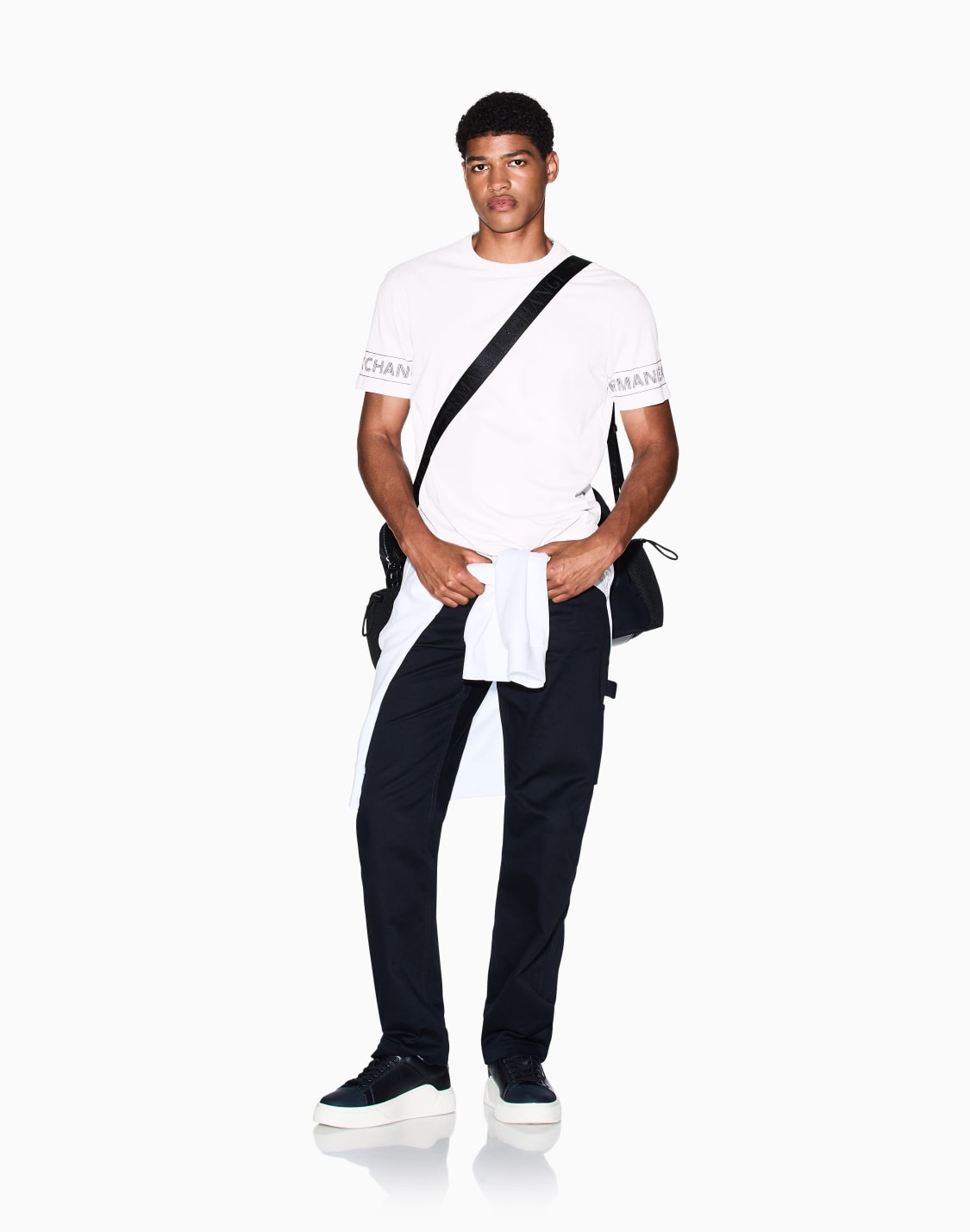 camiseta-de-corte-regular-con-mangas-estampadas-blanco--armani-exchange