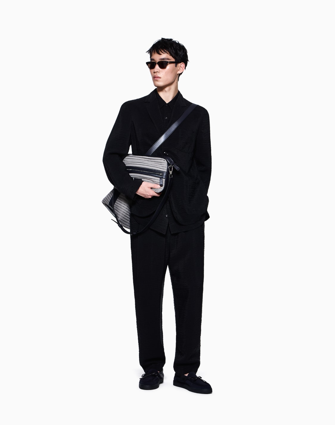 bundfaltenhose-regular-passform-jacquard-chevron-muster-schwarz--giorgio-armani