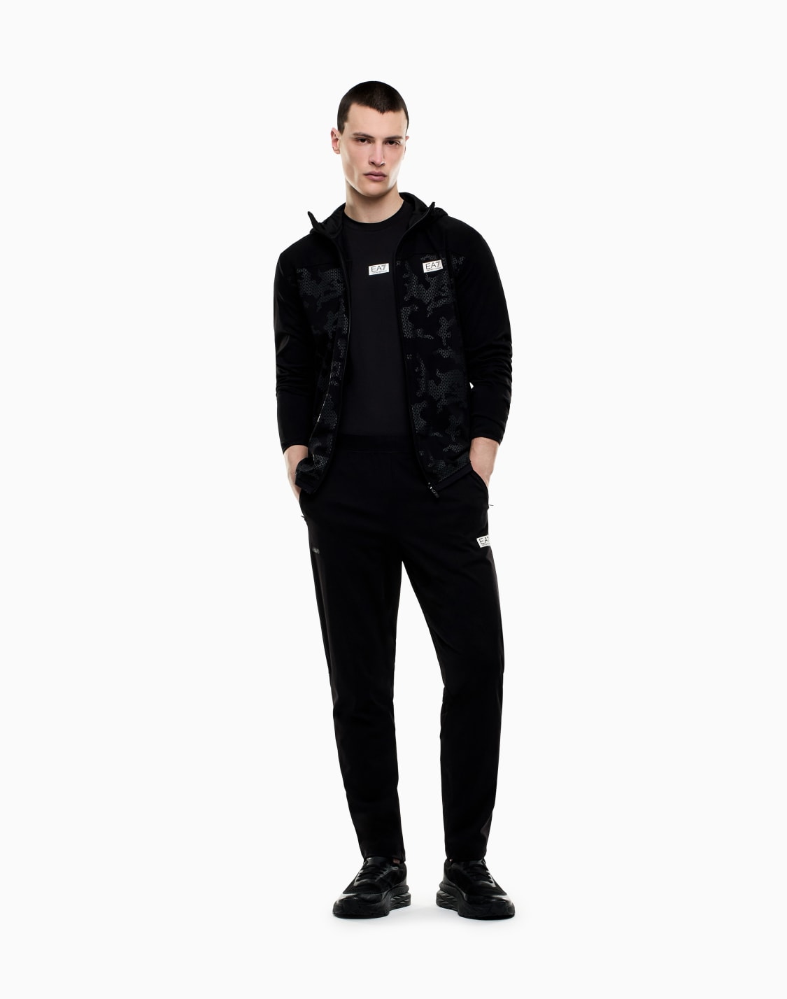 dynamic-athlete-フド付きスウェットシャツ-vigor7テクニカルファブリック-ブラック--ea7