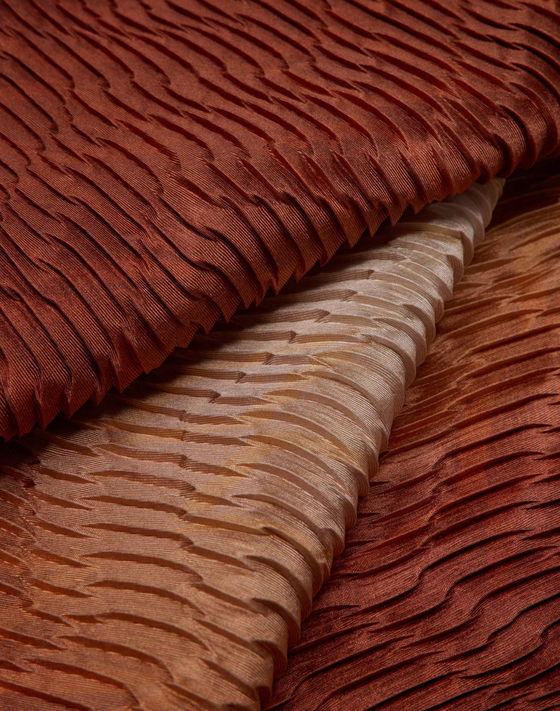 stola-aus-plissierter-seide-orange--giorgio-armani