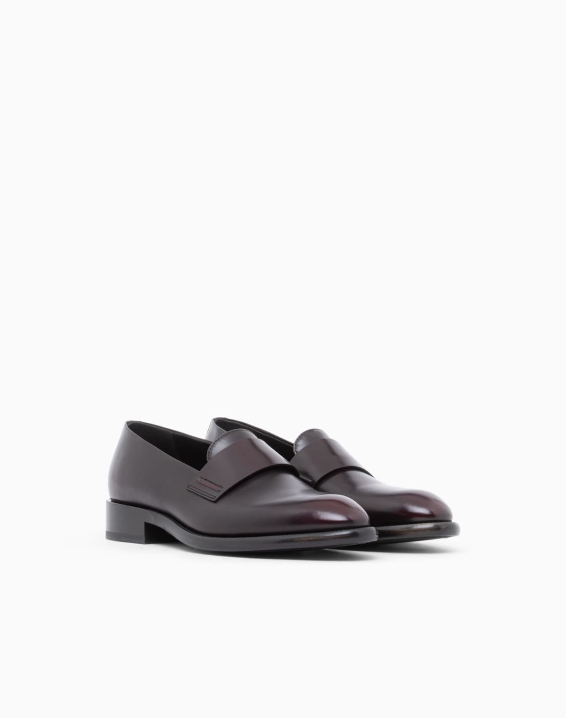 mocassins-en-cuir-bross-bout-rond-et-bandeau-bordeaux--giorgio-armani