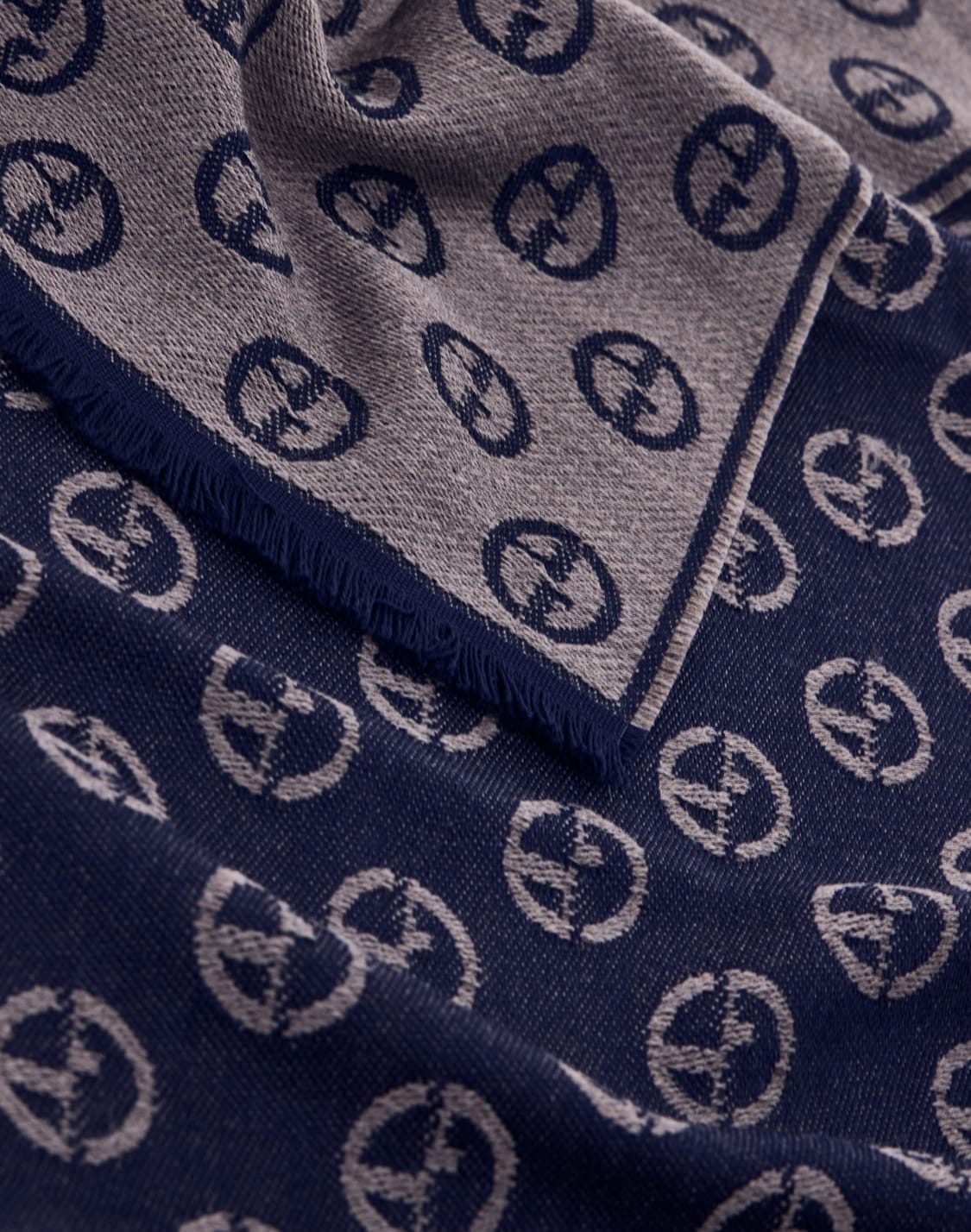stole-in-virgin-wool-with-logo-blue--giorgio-armani