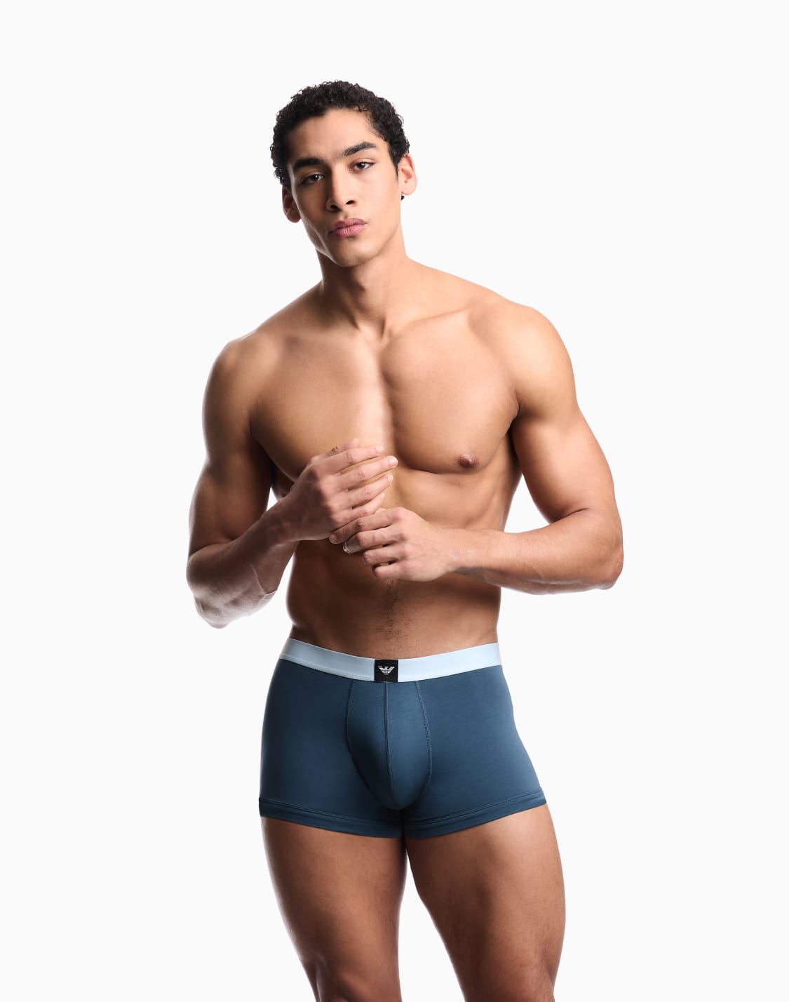 paquete-de-tres-calzoncillos-bxer-de-punto-con-etiqueta-de-logotipo-essential-multicolor--emporio-armani