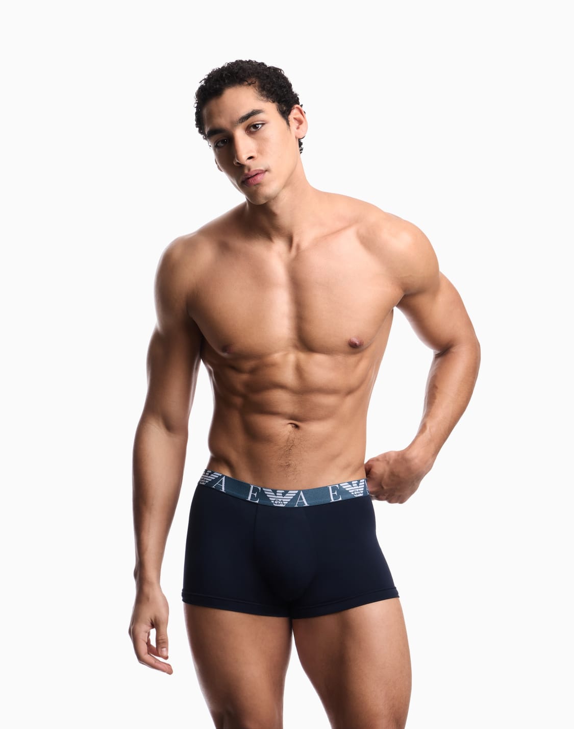 paquete-de-tres-calzoncillos-bxer-con-logotipo-llamativo-de-monograma-azul--emporio-armani