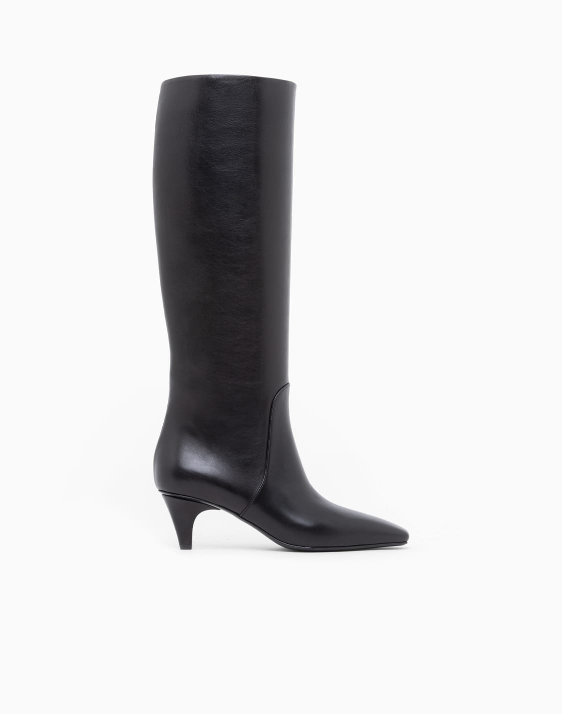 stivali-in-pelle-con-punta-sfilata-e-tacco-affusolato-nero--giorgio-armani
