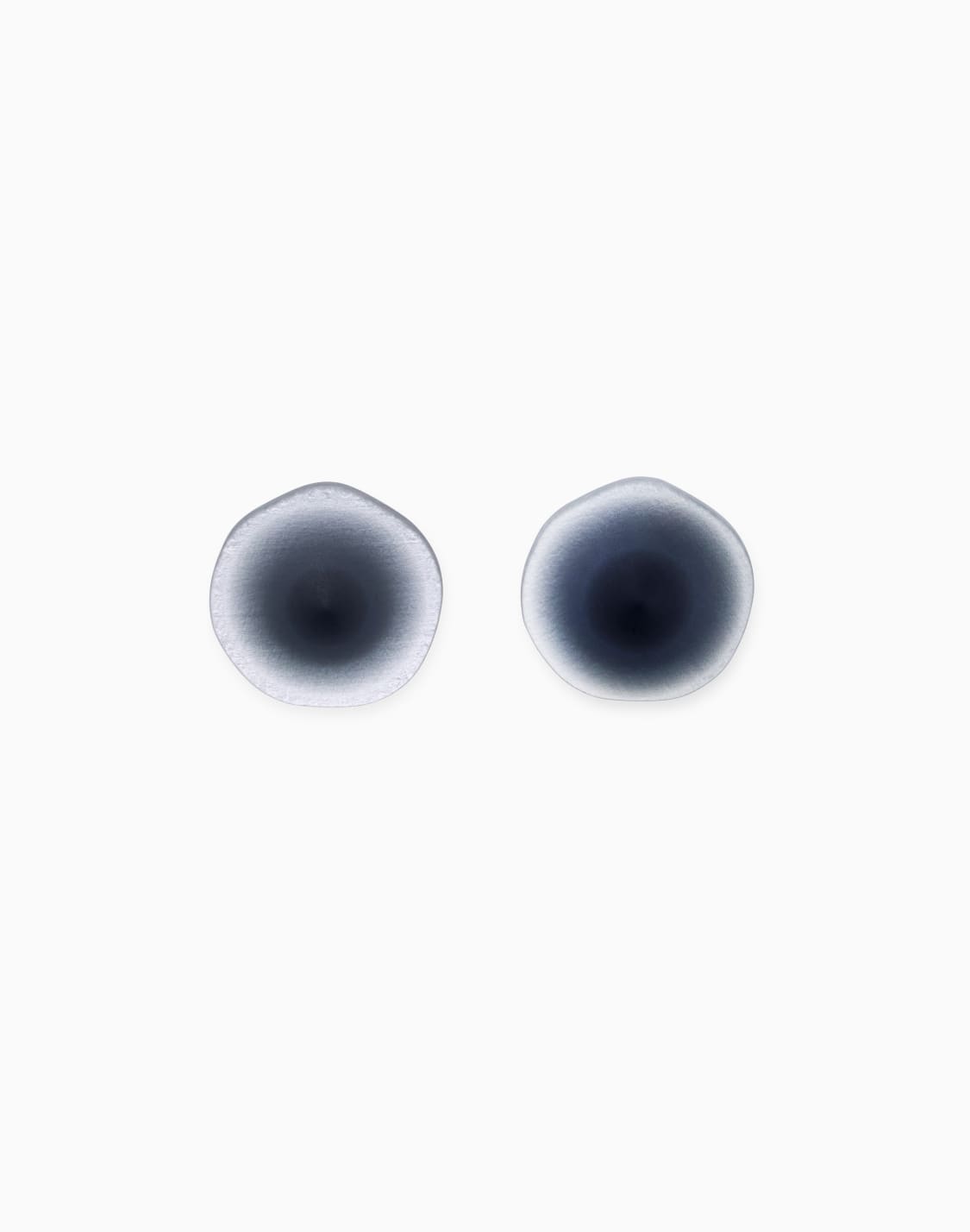 pendientes-de-clip-con-forma-orgnica-y-acabado-mate-gris--giorgio-armani