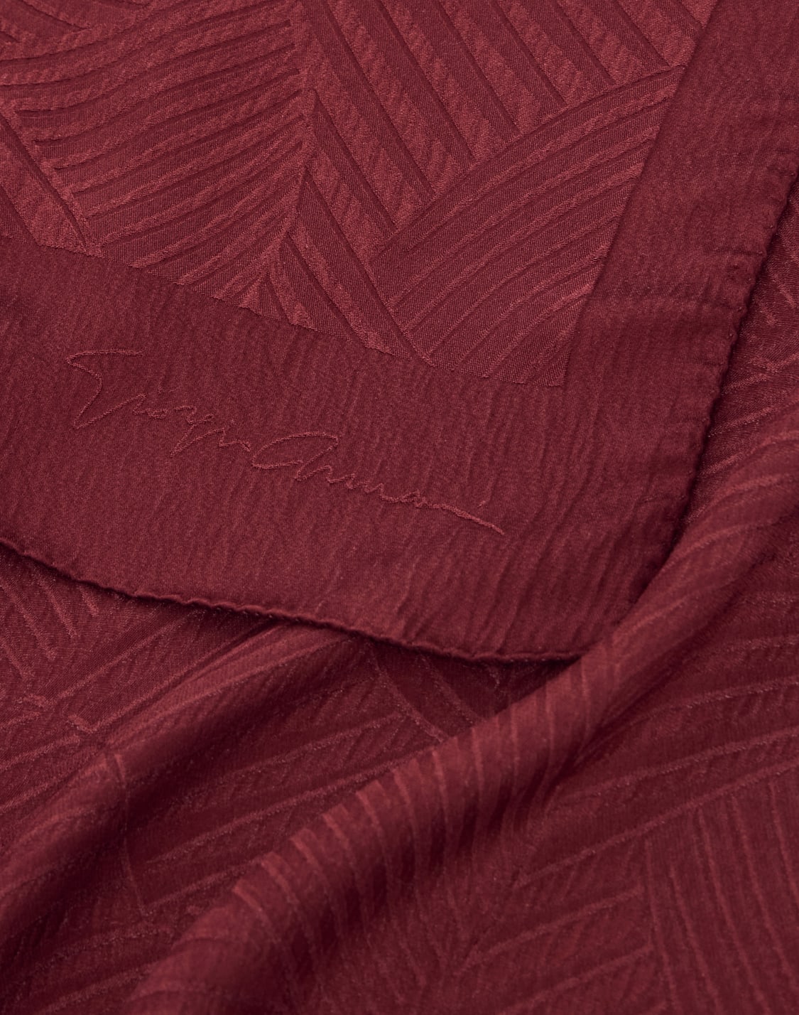 stole-in-silk-with-jacquard-pattern-burgundy--giorgio-armani