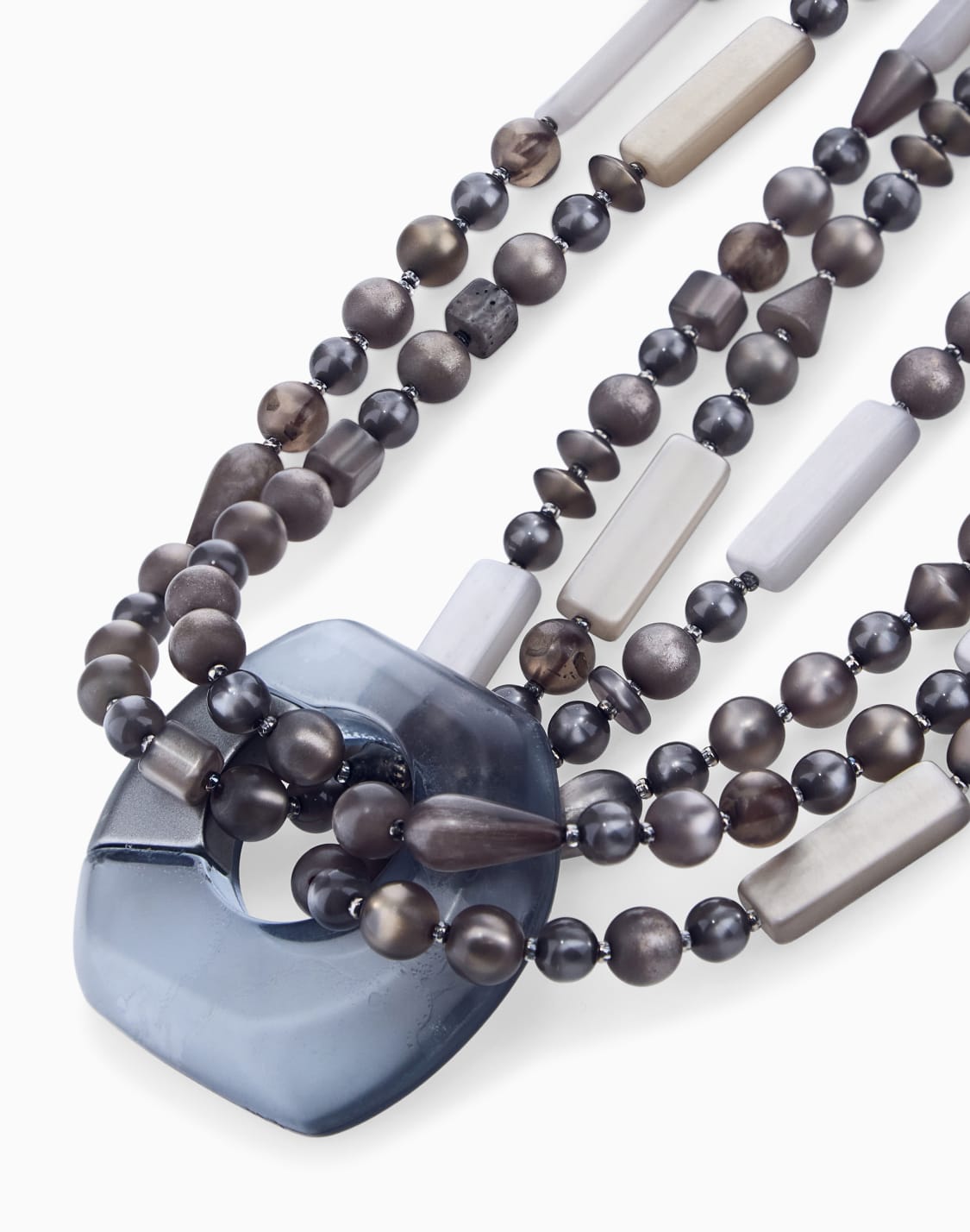 collier-new-normal-multi-rangs-perles-en-rsine-gris--giorgio-armani