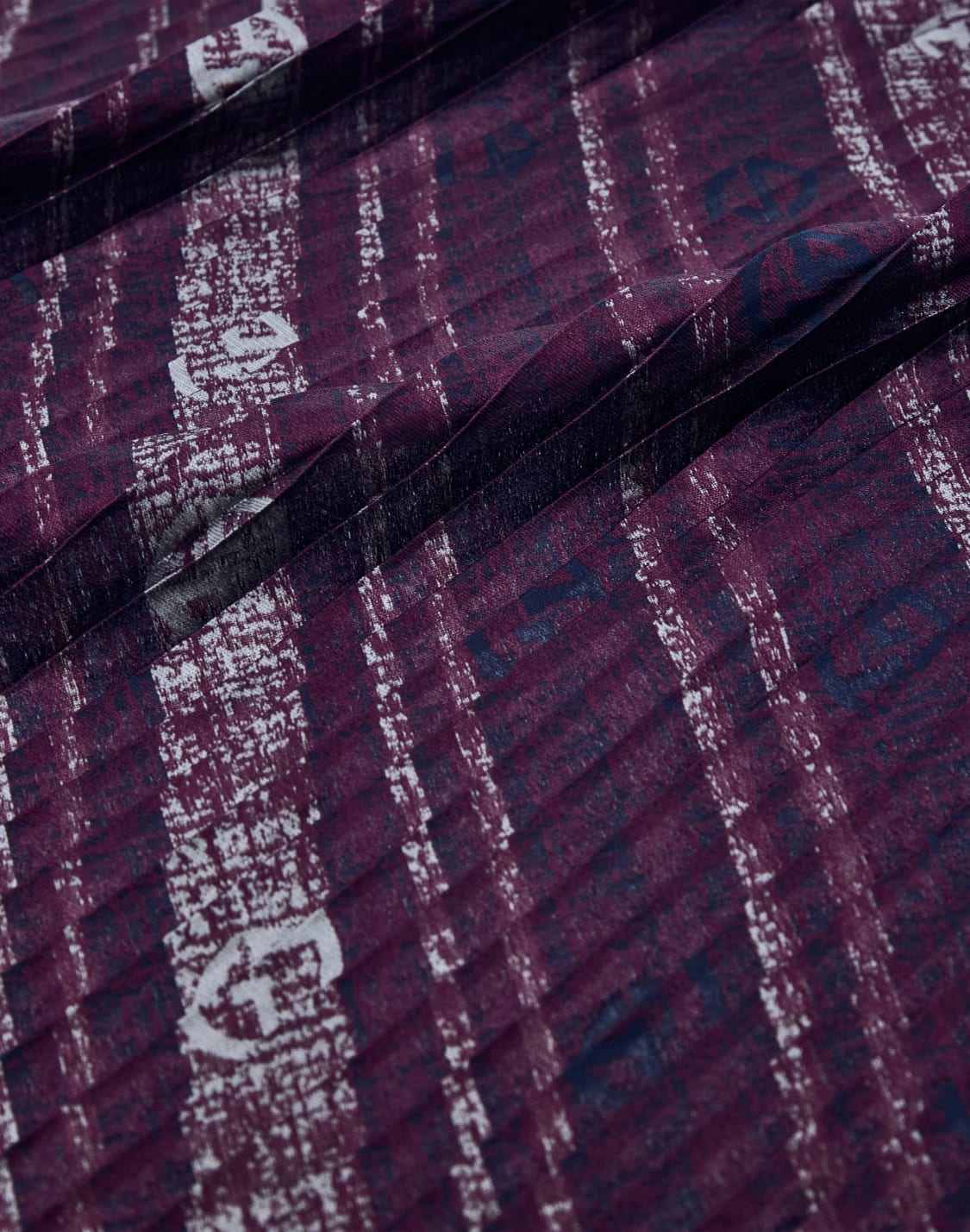 stoles-burgundy--giorgio-armani