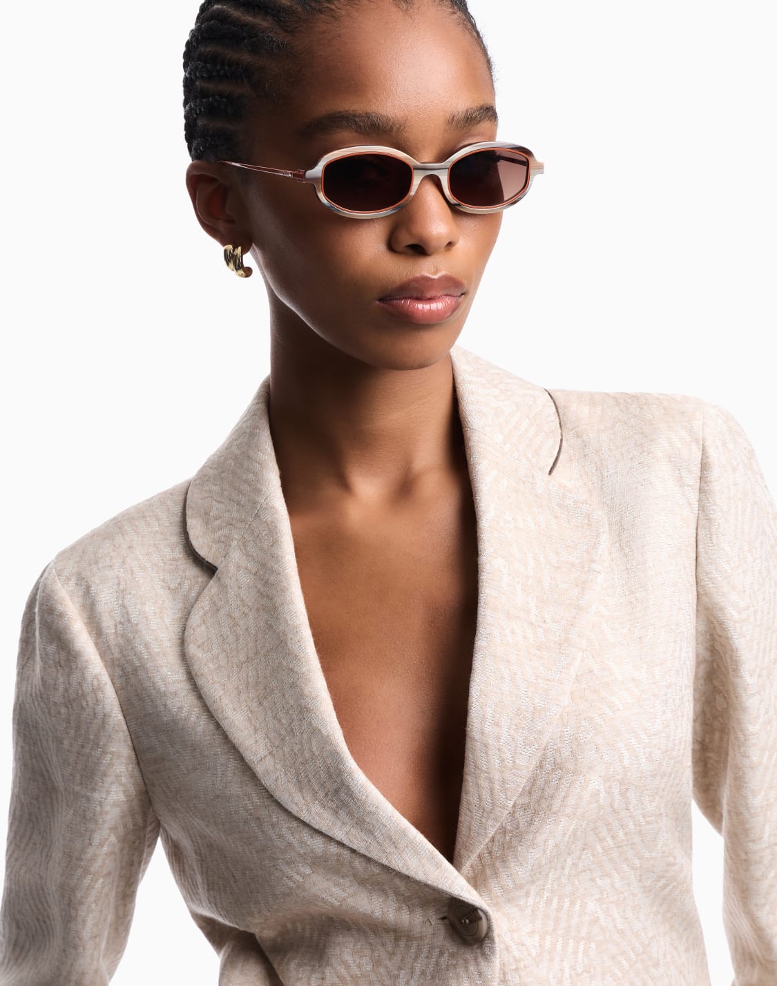 occhiali-da-sole-da-donna-forma-ovale-beige--emporio-armani