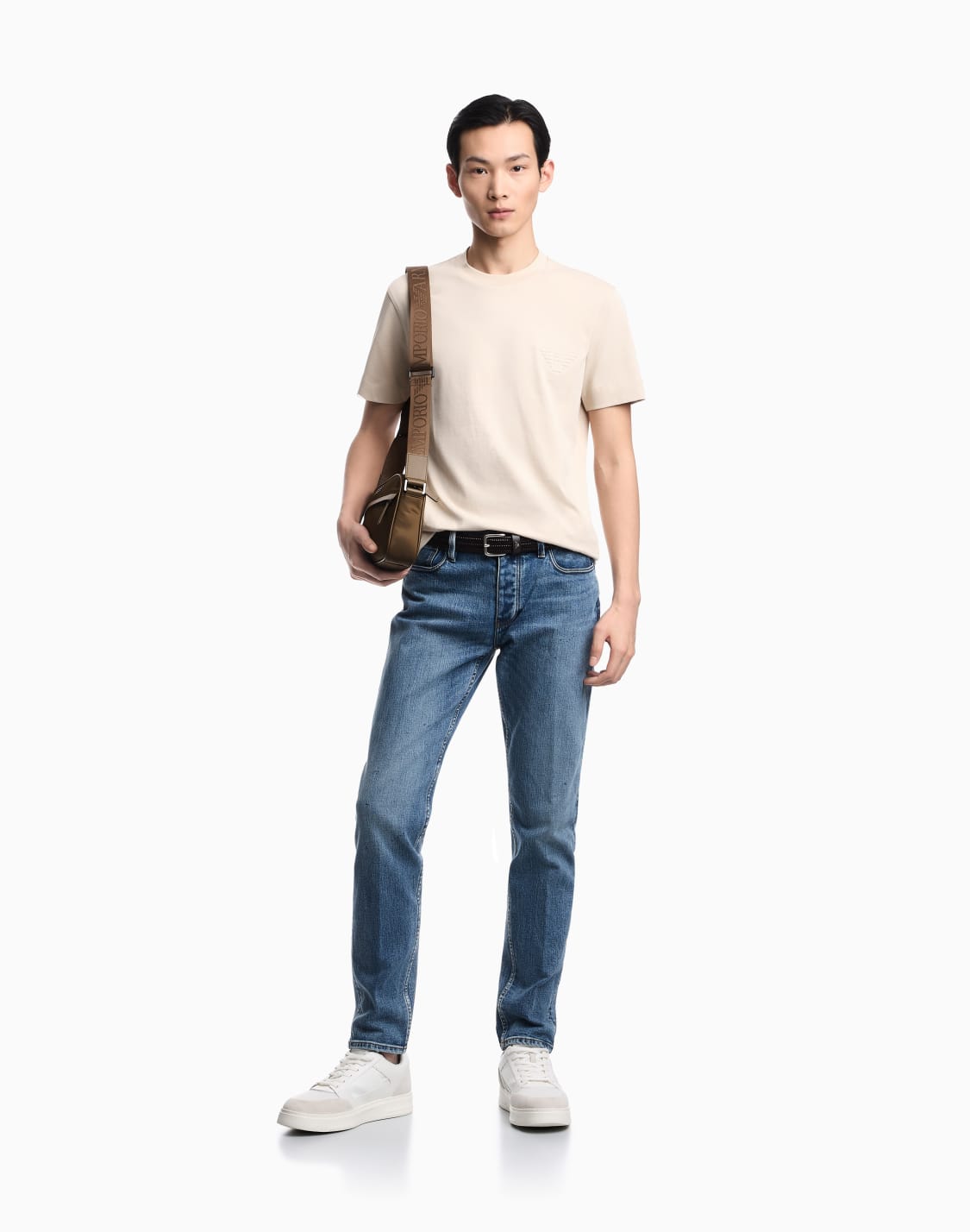 スリムフィットtシャツ-ヘビジャジ-ドムイグル-ベジュ--emporio-armani