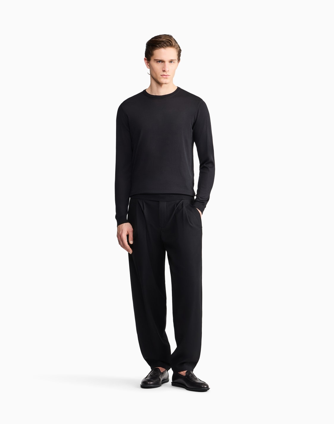 jersey-de-seda-y-algodn-con-cuello-redondo-y-manga-larga-negro--giorgio-armani