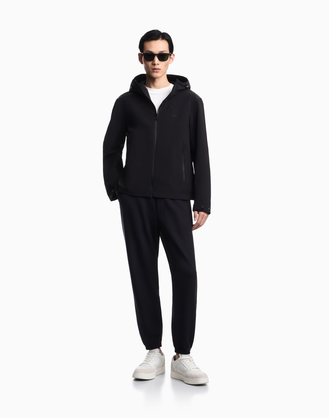 blouson-mit-kapuze-aus-nylon-mit-thermoverschweiten-reiverschlssen-schwarz--emporio-armani