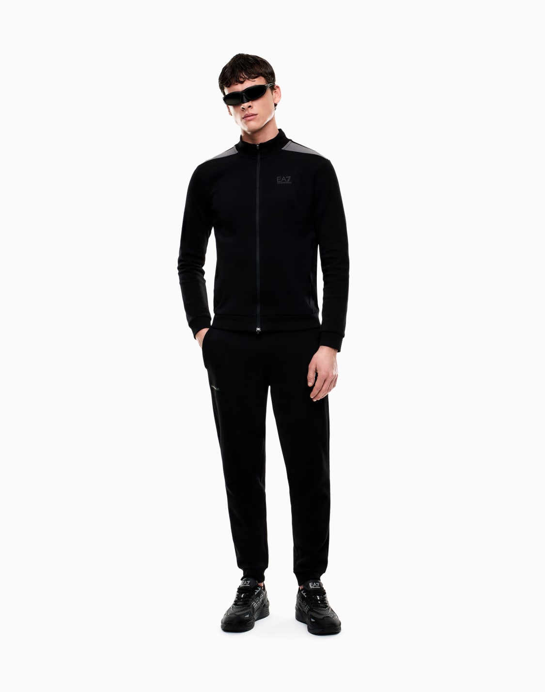 survtement-dynamic-athlete-en-tissu-technique-natural-ventus7-noir--ea7