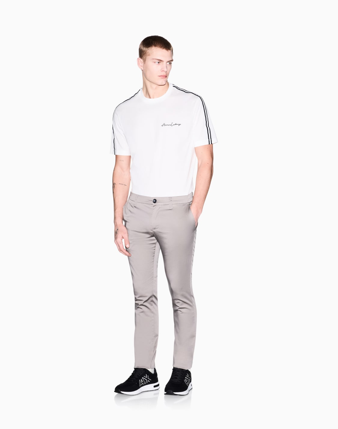 シグネチャロゴ-半袖クルネックシャツ-ホワイト--armani-exchange