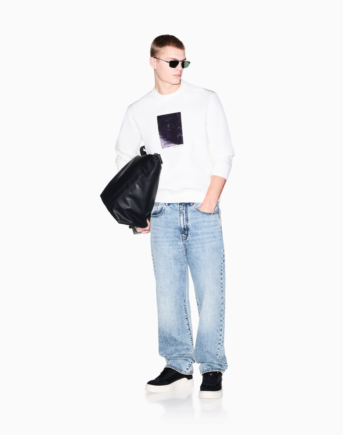 グラフィックプリント-スウェットプルオバ-ホワイト--armani-exchange