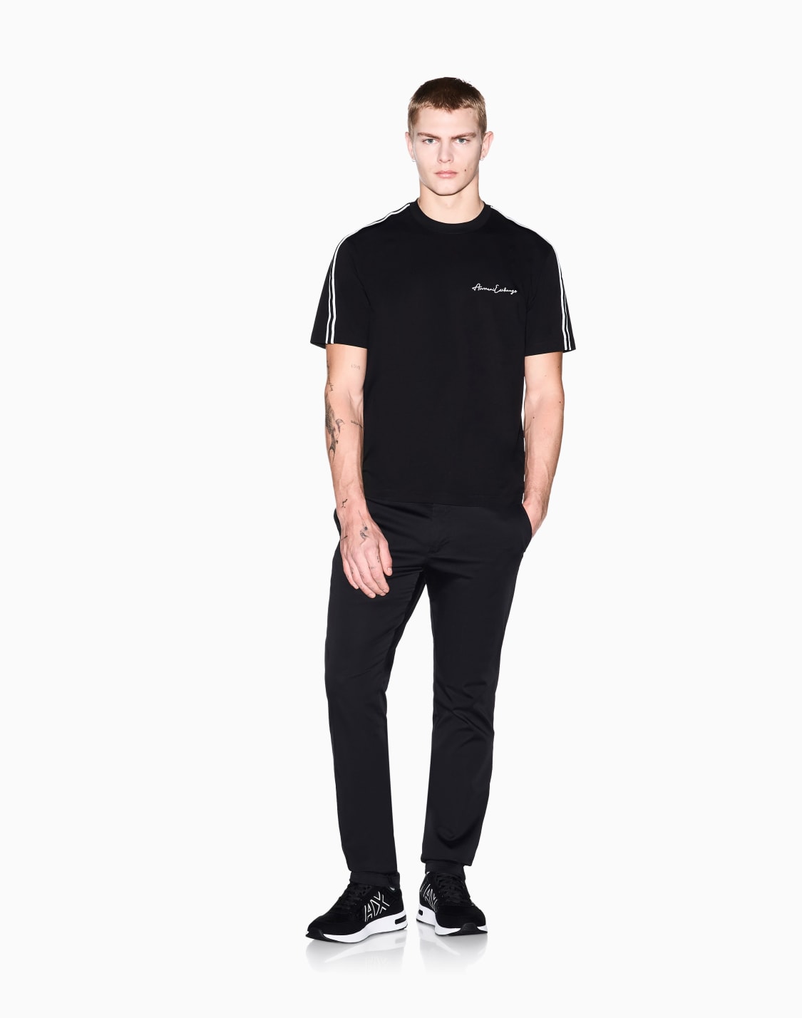 logo-signature-crewneck-t-shirt-black--armani-exchange