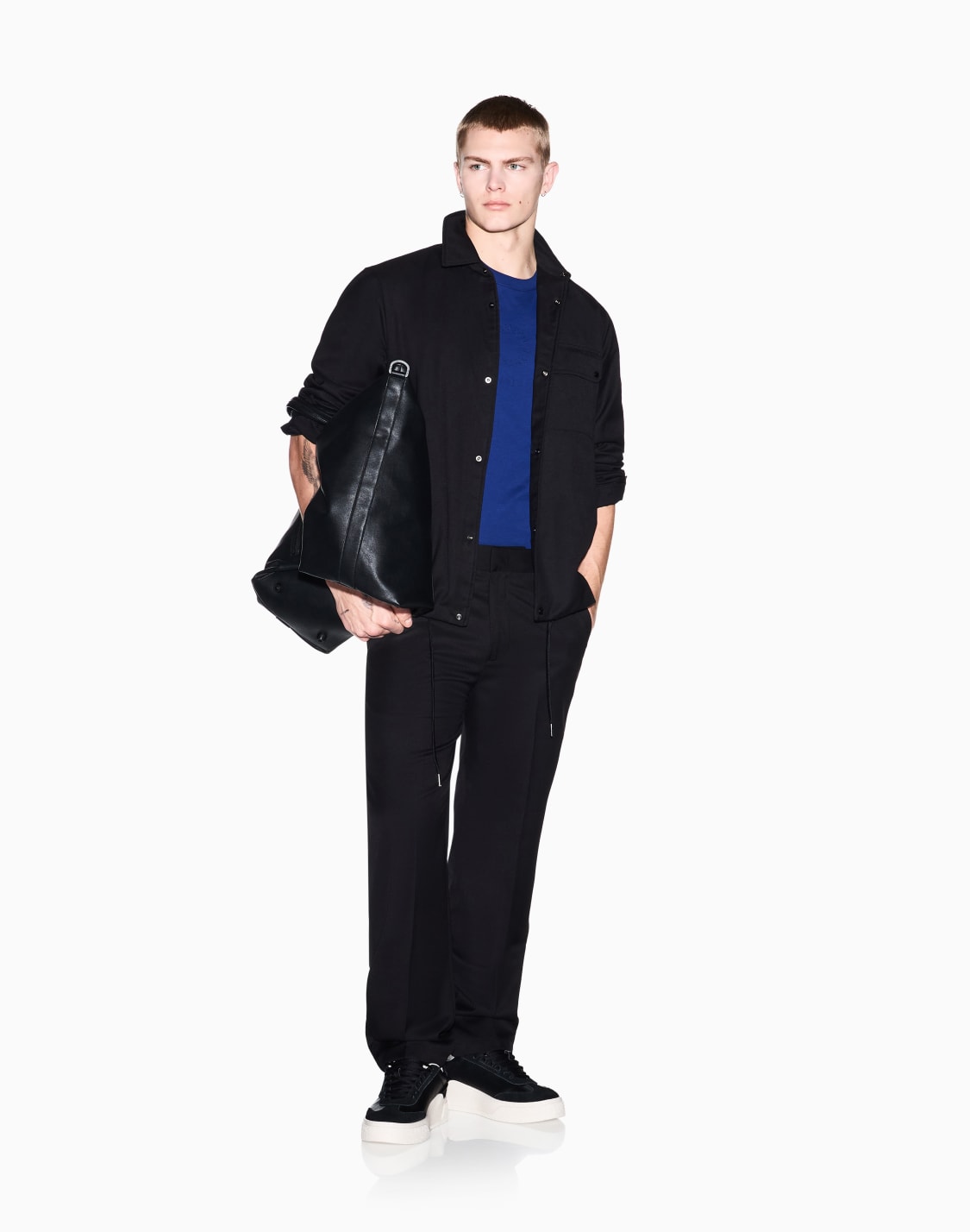 エンボスサクルロゴ-レギュラフィット-半袖クルネックtシャツ-ブル--armani-exchange