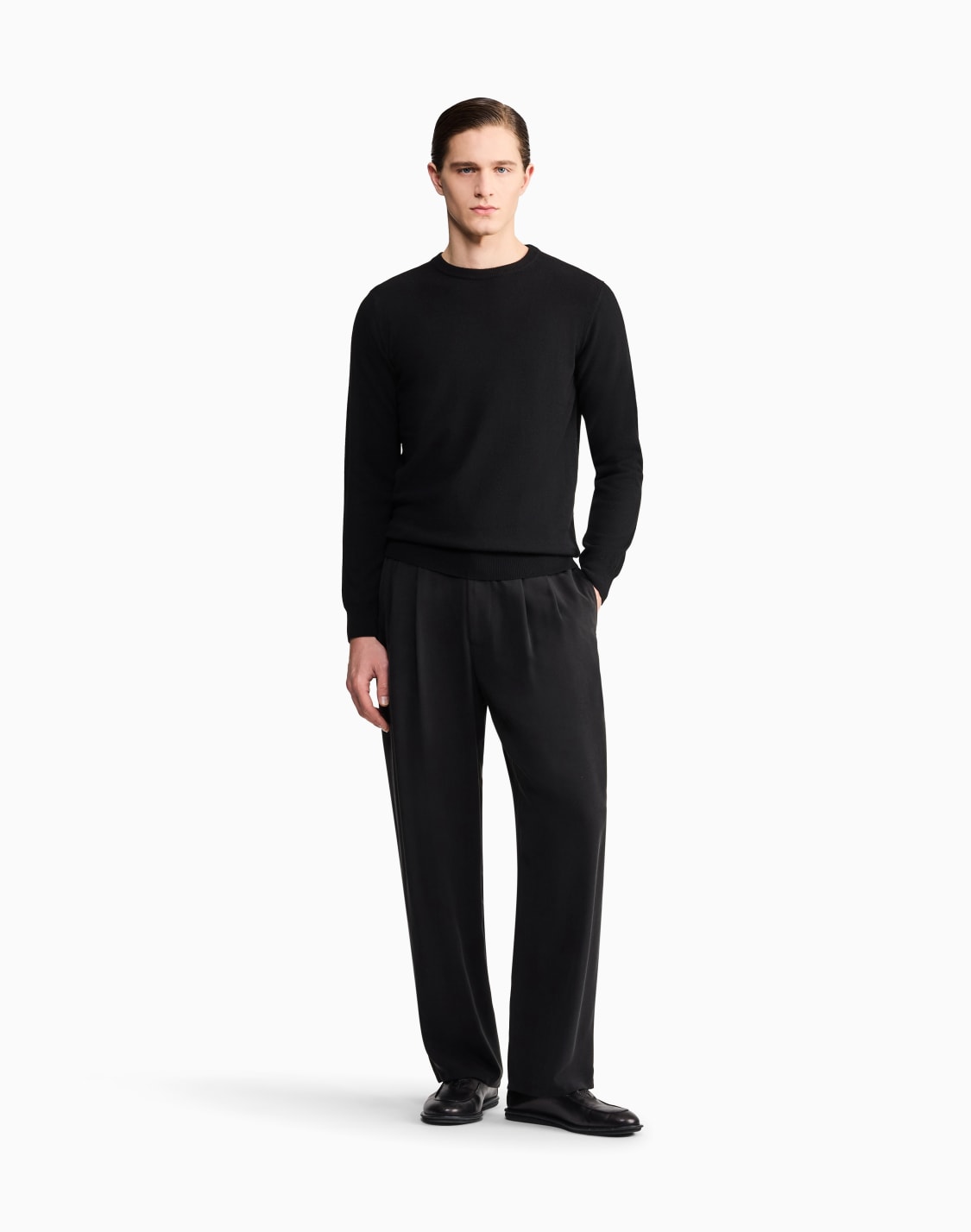 jersey-de-cuello-redondo-de-cachemir-negro--giorgio-armani