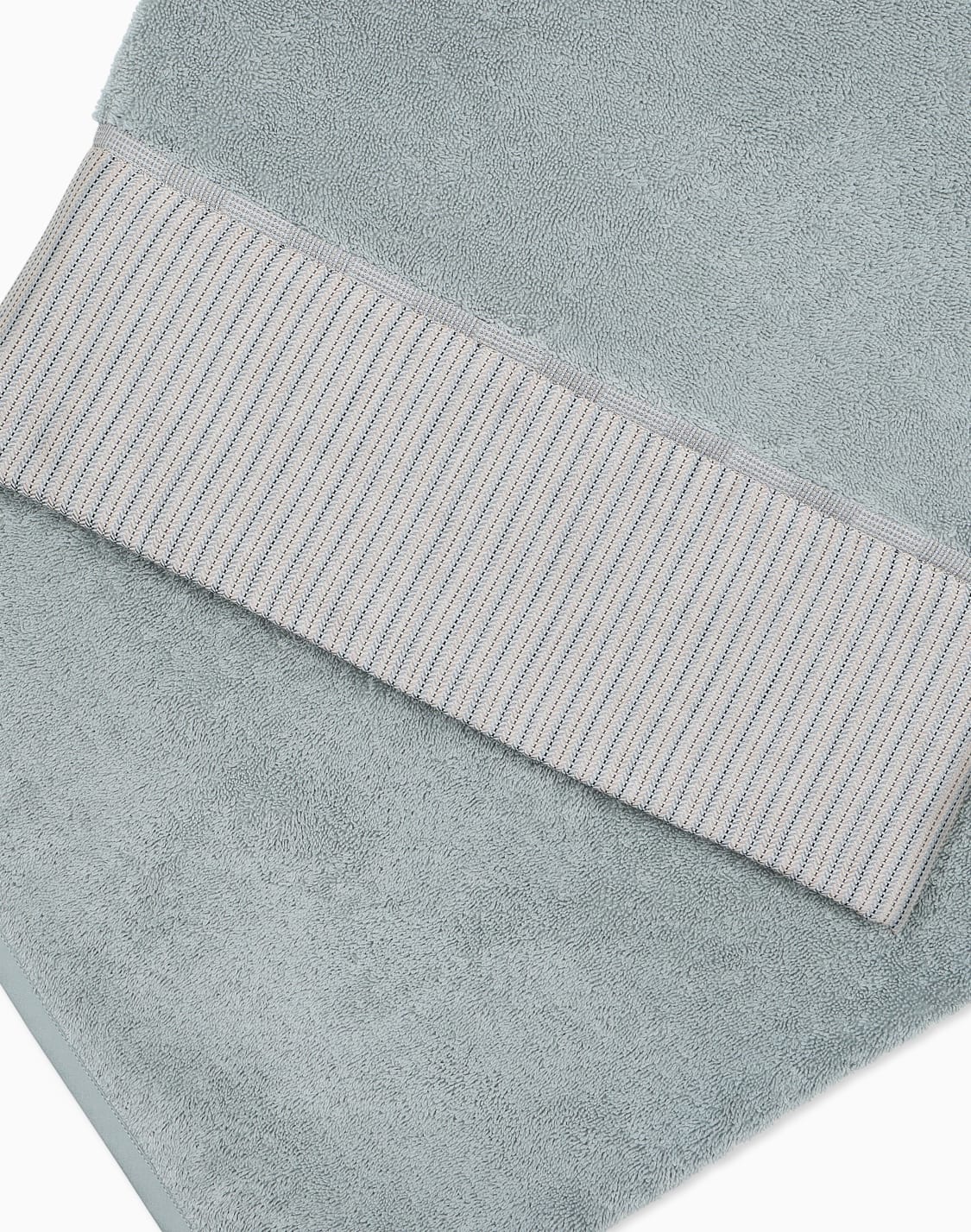 petty-bath-towel-with-fabric-border-green--armani-casa