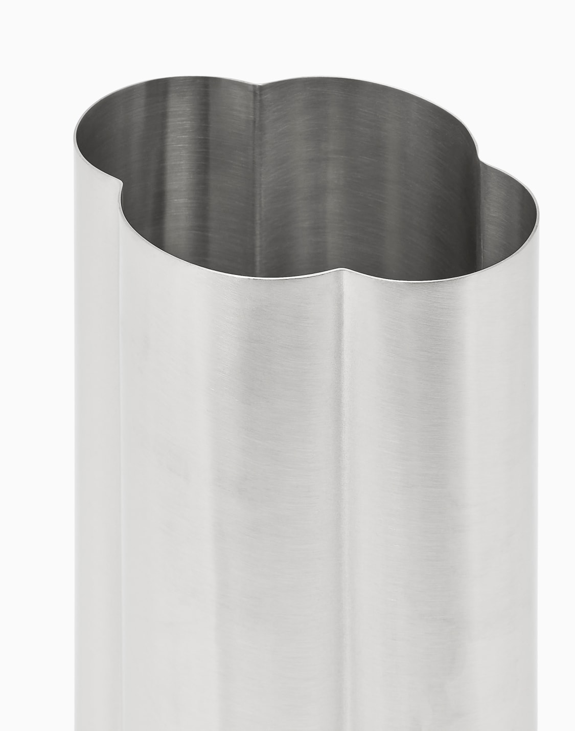 move-metal-oval-vase-silver--armani-casa