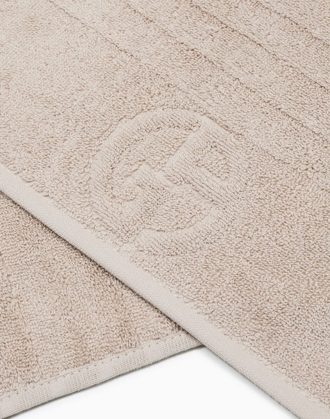 dorotea-body-towel-pleated-pattern-with-ga-logo-beige--armani-casa