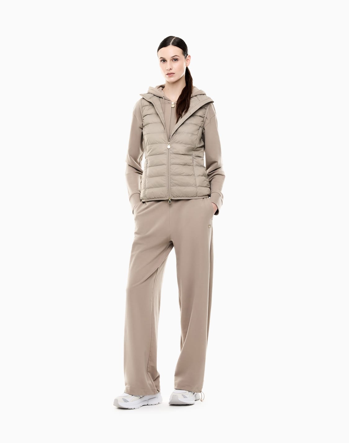 veste-sans-manches-en-nylon-lger-core-lady-asv-beige--ea7