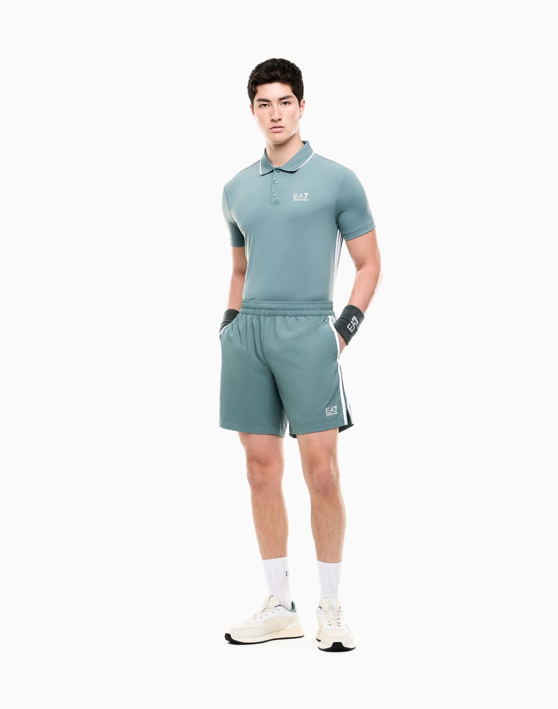 polo-tennis-pro-manches-courtes-et-dtails-contrastants-vert--ea7