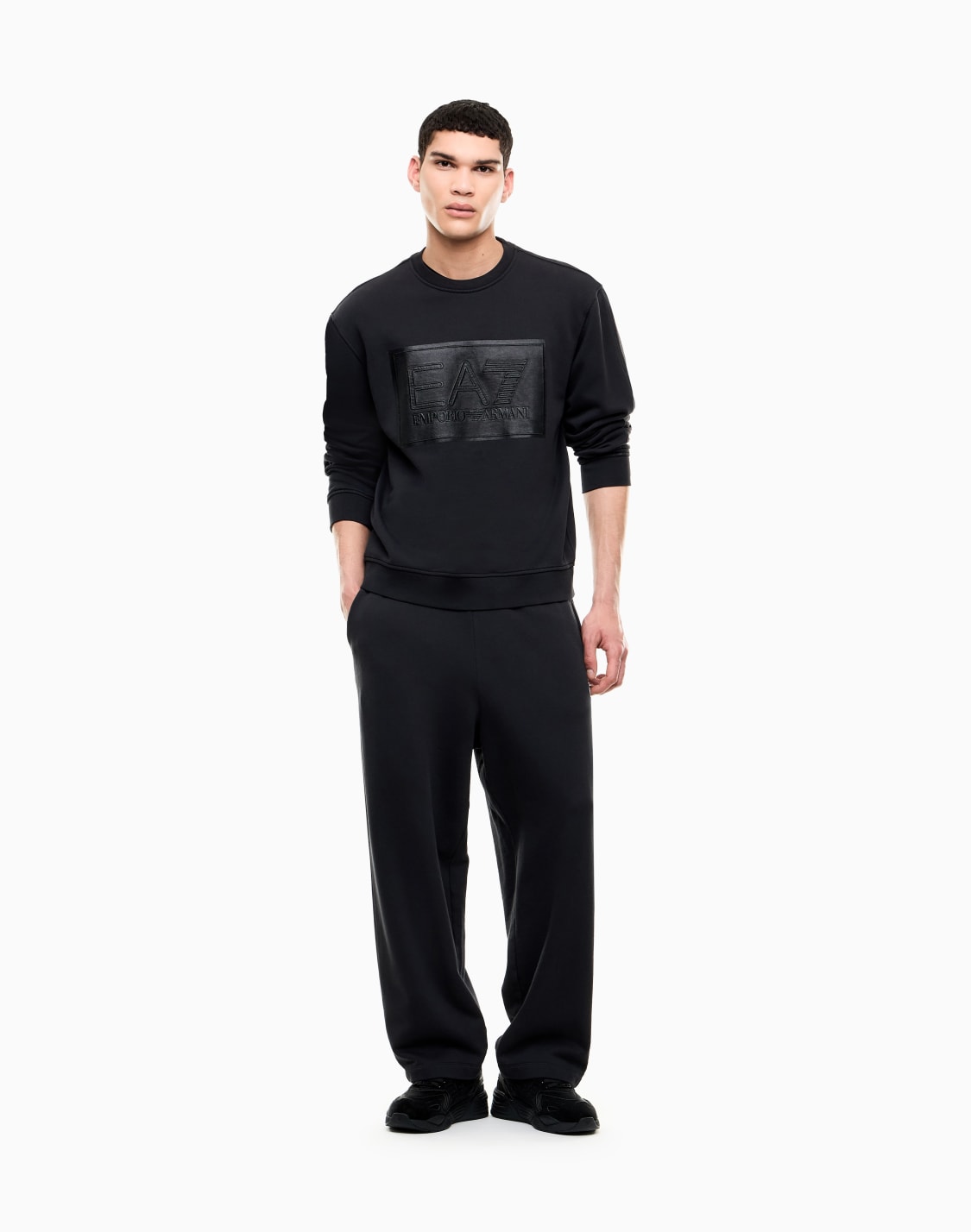 sudadera-edicin-especial-de-algodn-logotipo-en-relieve-negro--ea7