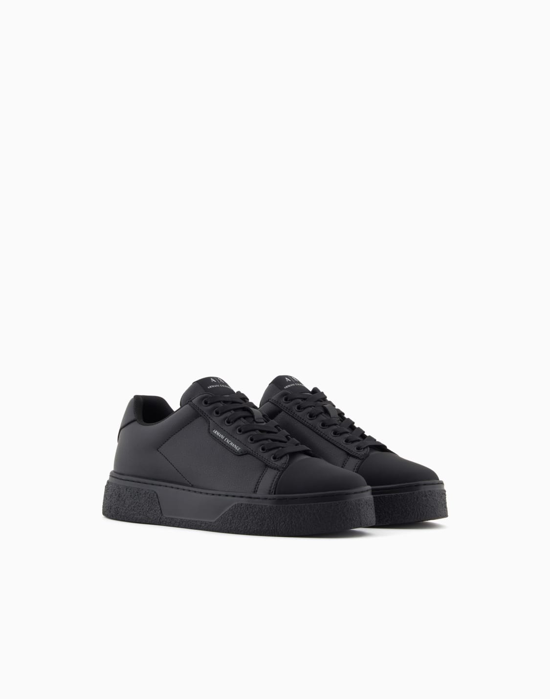 low-top-sneakers-in-smooth-leather-with-an-embossed-logo-블랙--armani-exchange