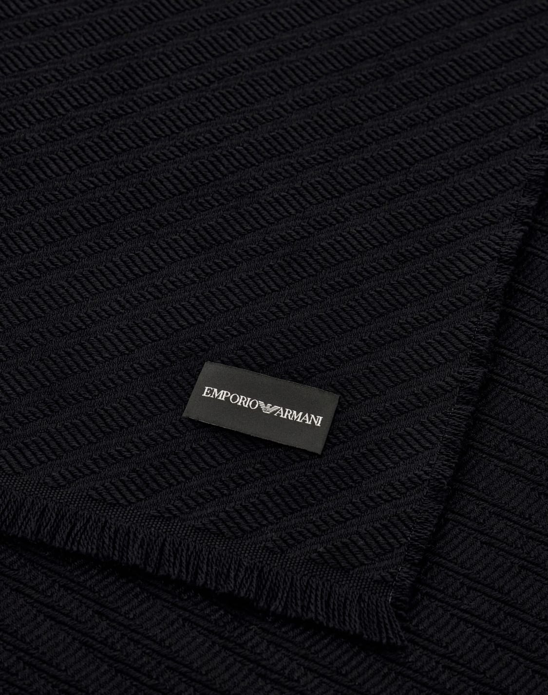 scarf-in-virgin-wool-with-diagonal-pattern-and-fringed-edges-black--emporio-armani