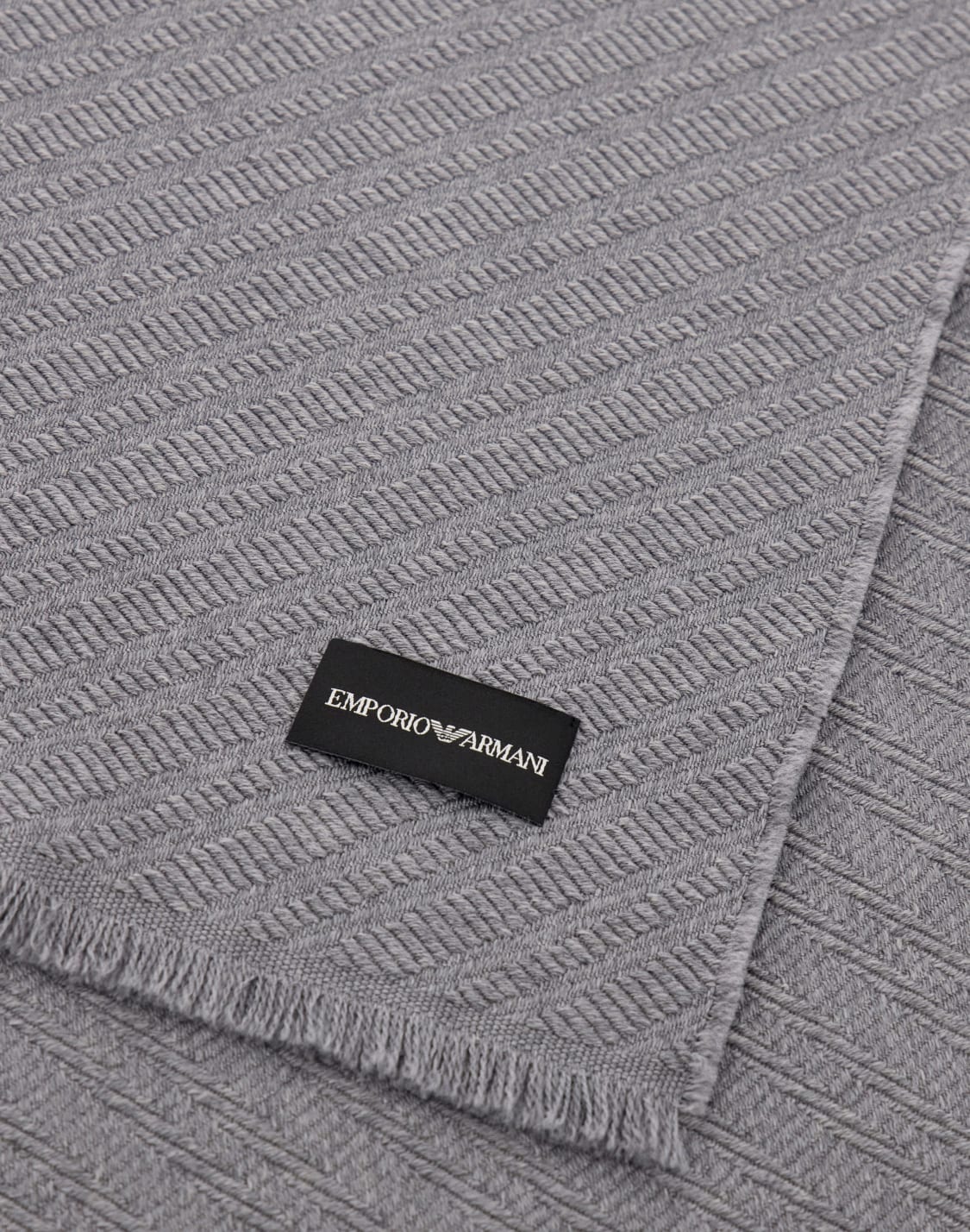 scarf-in-virgin-wool-with-diagonal-pattern-and-fringed-edges-grey--emporio-armani