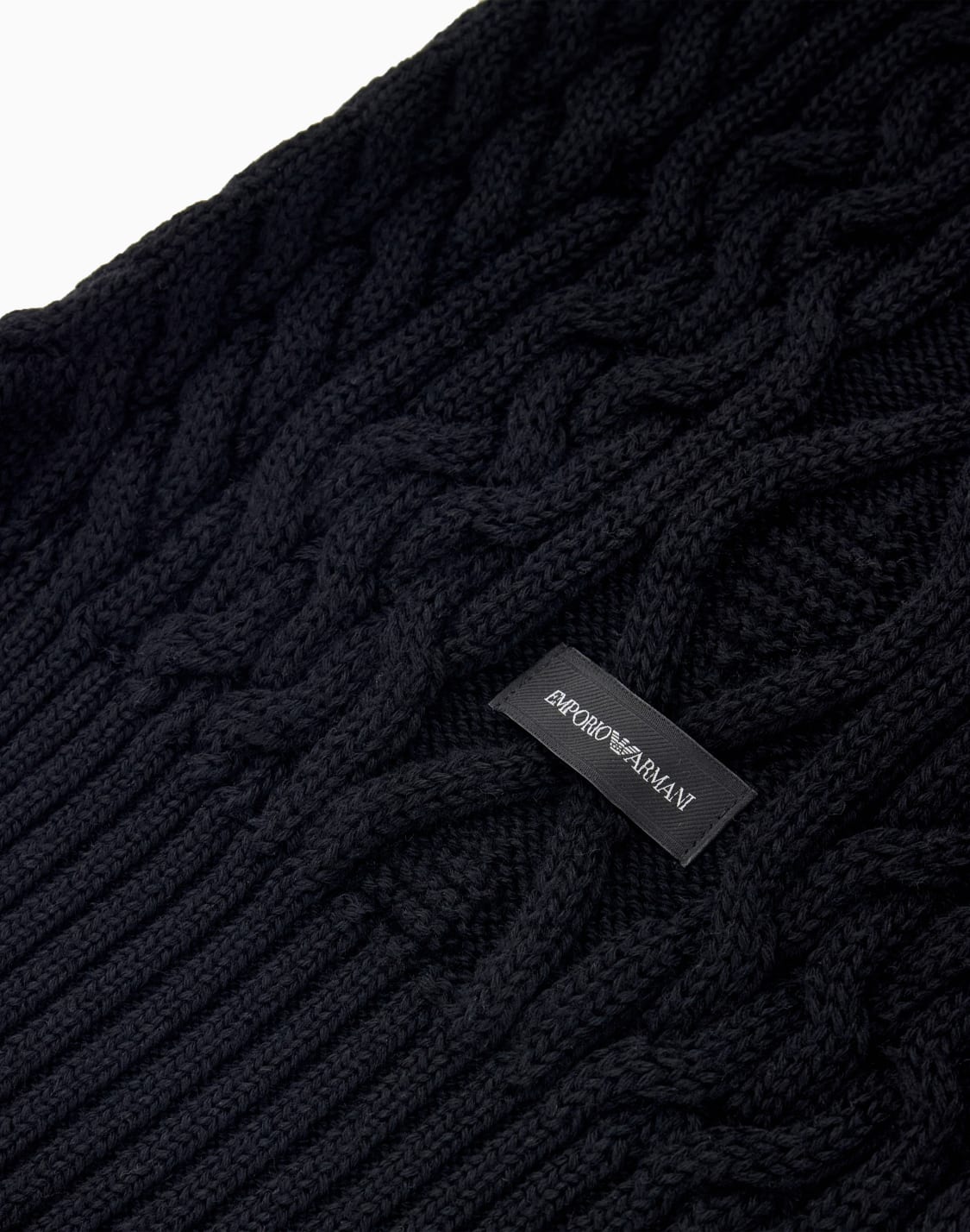 virgin-wool-scarf-with-cable-knit-and-ribbed-edges-black--emporio-armani