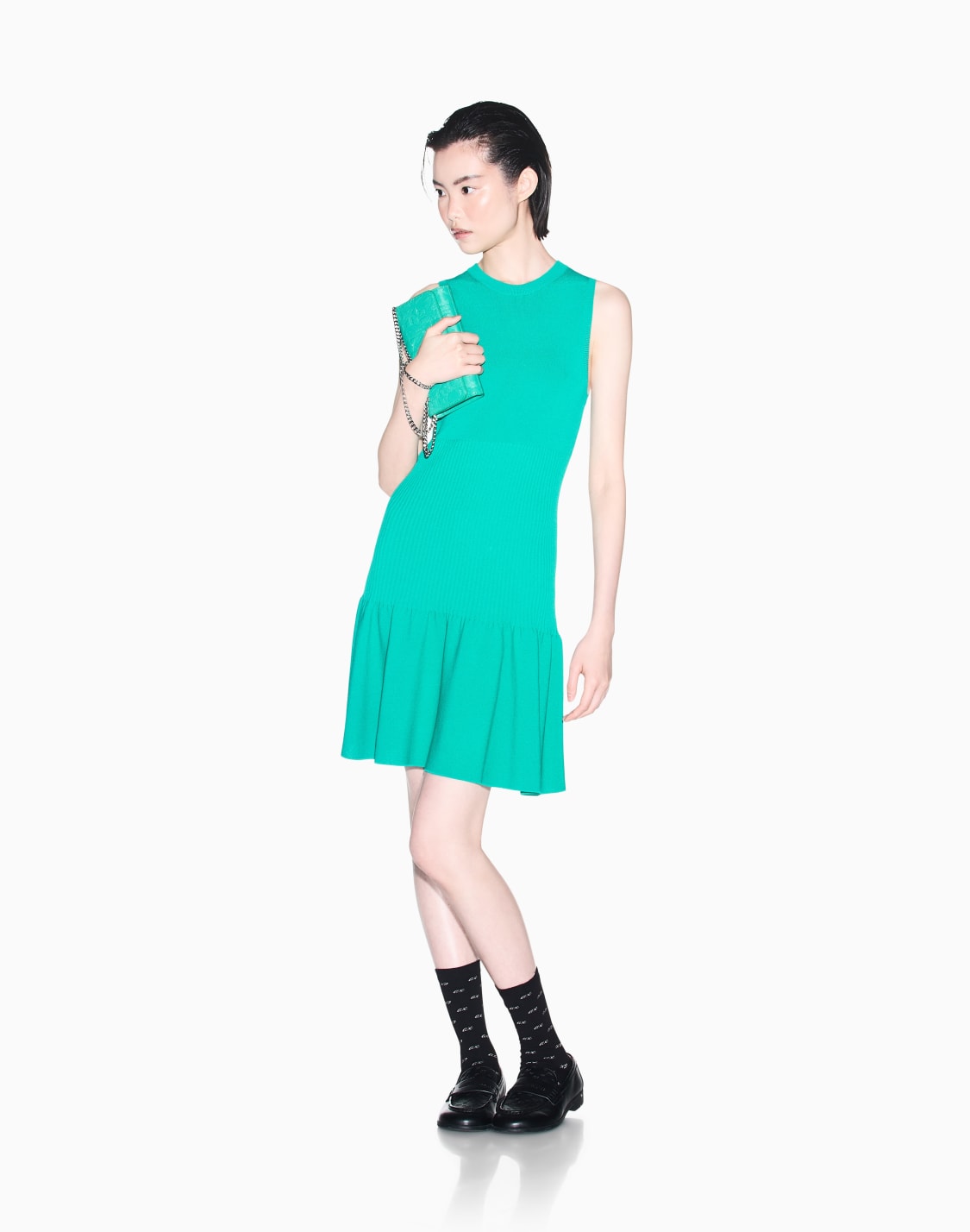 vestido-ajustado-de-punto-sin-mangas-con-falda-acampanada-verde--armani-exchange